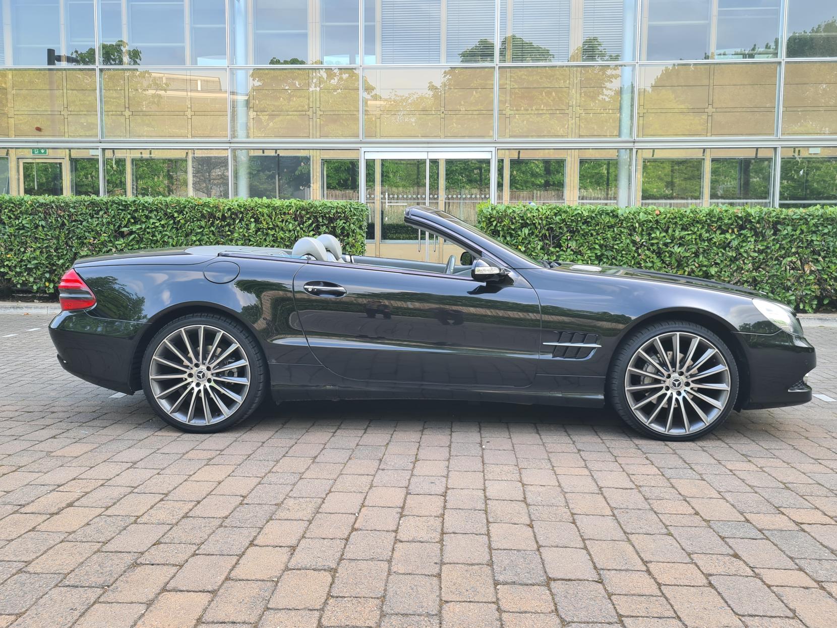 Mercedes-Benz SL 3.7 SL350 Convertible 2dr Petrol Automatic (281 g/km, 245 bhp)