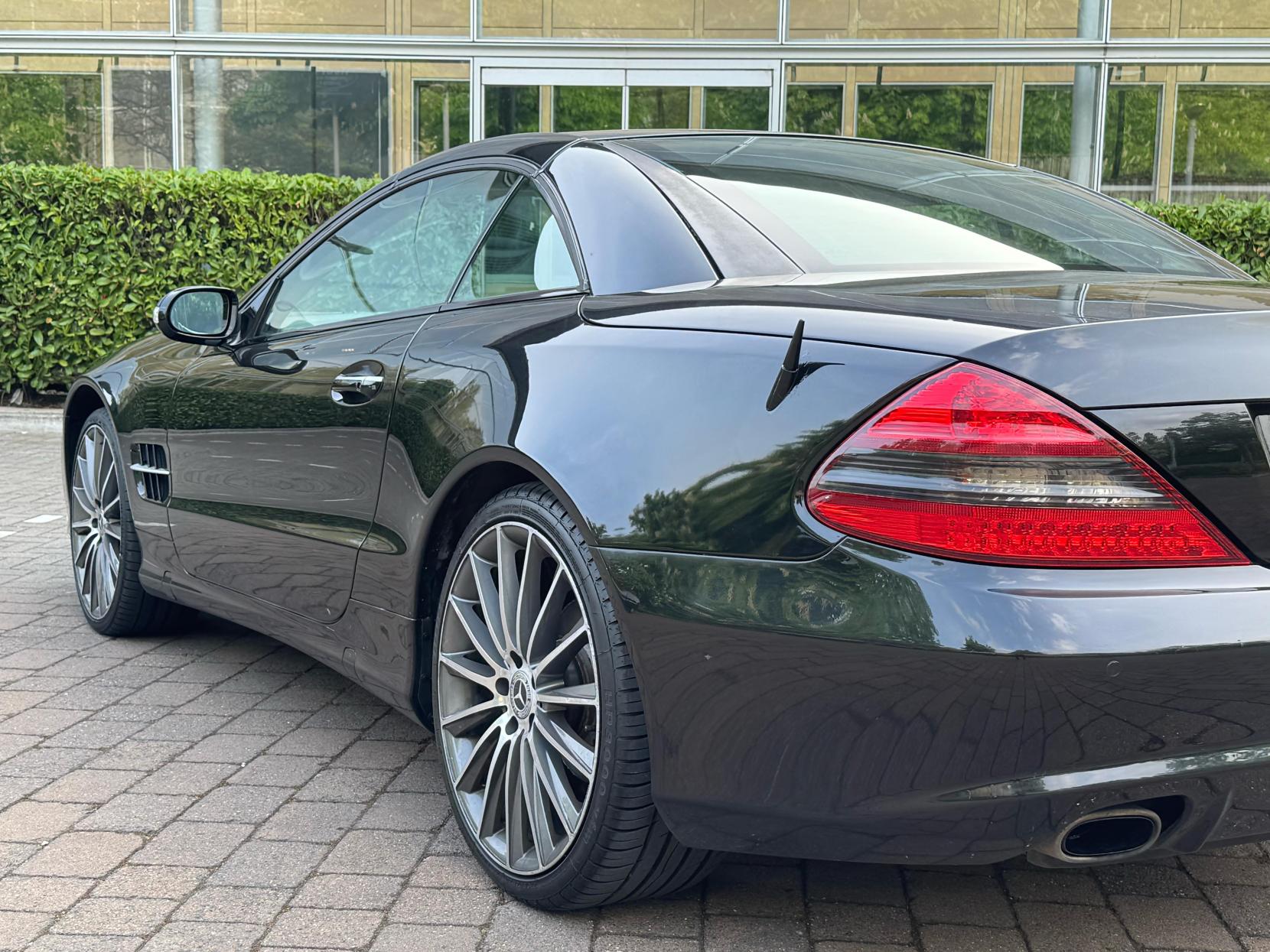 Mercedes-Benz SL 3.7 SL350 Convertible 2dr Petrol Automatic (281 g/km, 245 bhp)