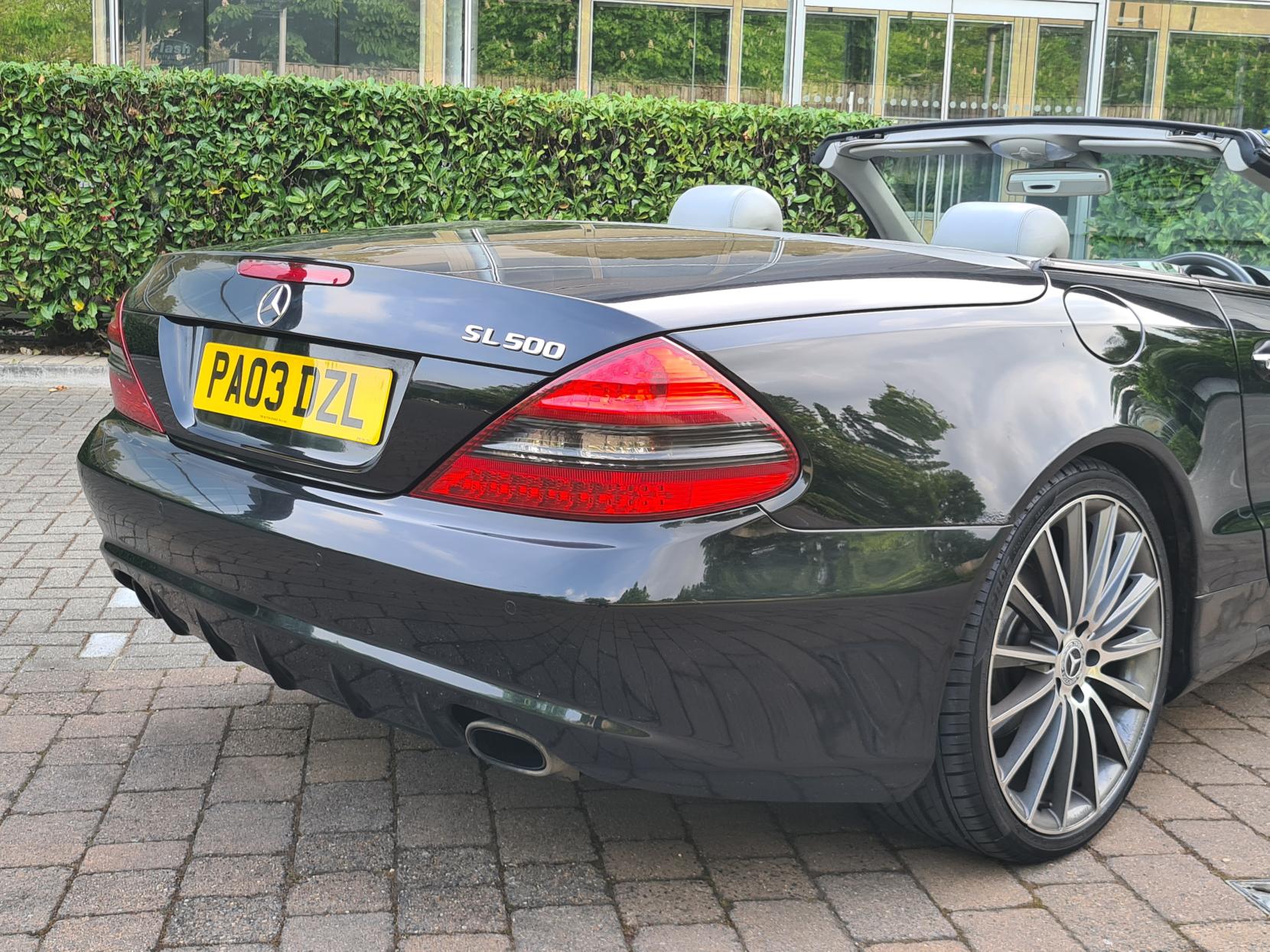 Mercedes-Benz SL 3.7 SL350 Convertible 2dr Petrol Automatic (281 g/km, 245 bhp)