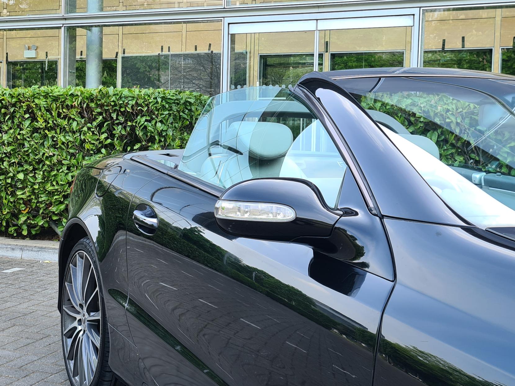 Mercedes-Benz SL 3.7 SL350 Convertible 2dr Petrol Automatic (281 g/km, 245 bhp)
