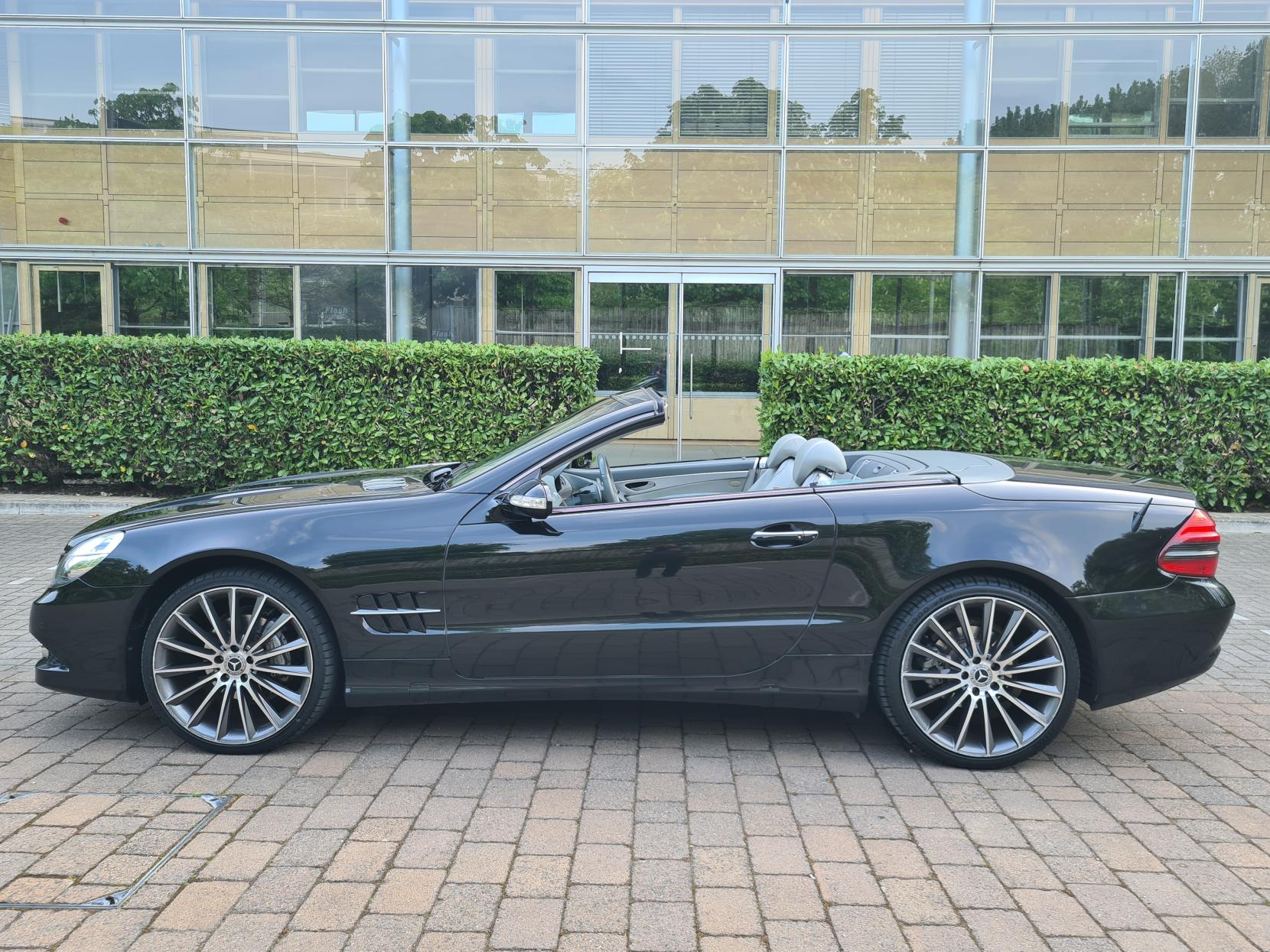 Mercedes-Benz SL 3.7 SL350 Convertible 2dr Petrol Automatic (281 g/km, 245 bhp)