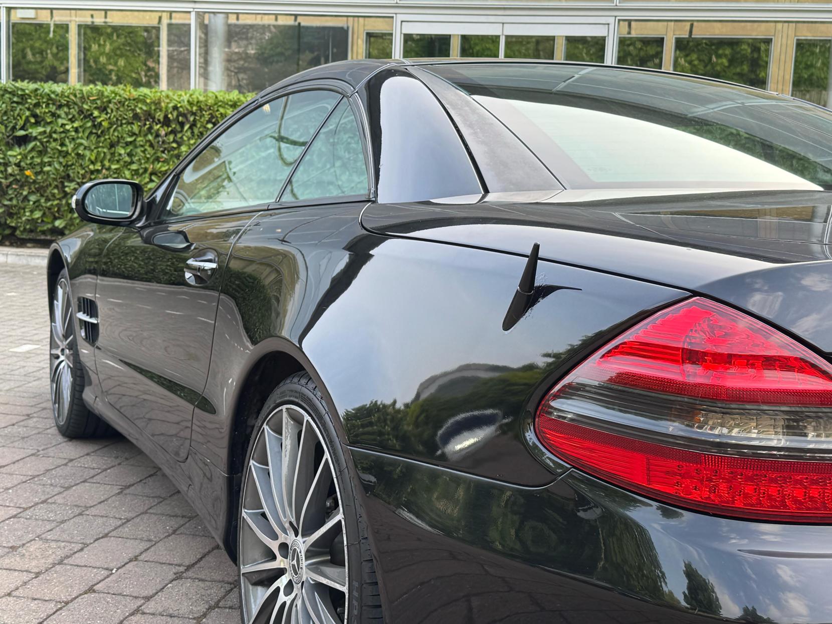 Mercedes-Benz SL 3.7 SL350 Convertible 2dr Petrol Automatic (281 g/km, 245 bhp)