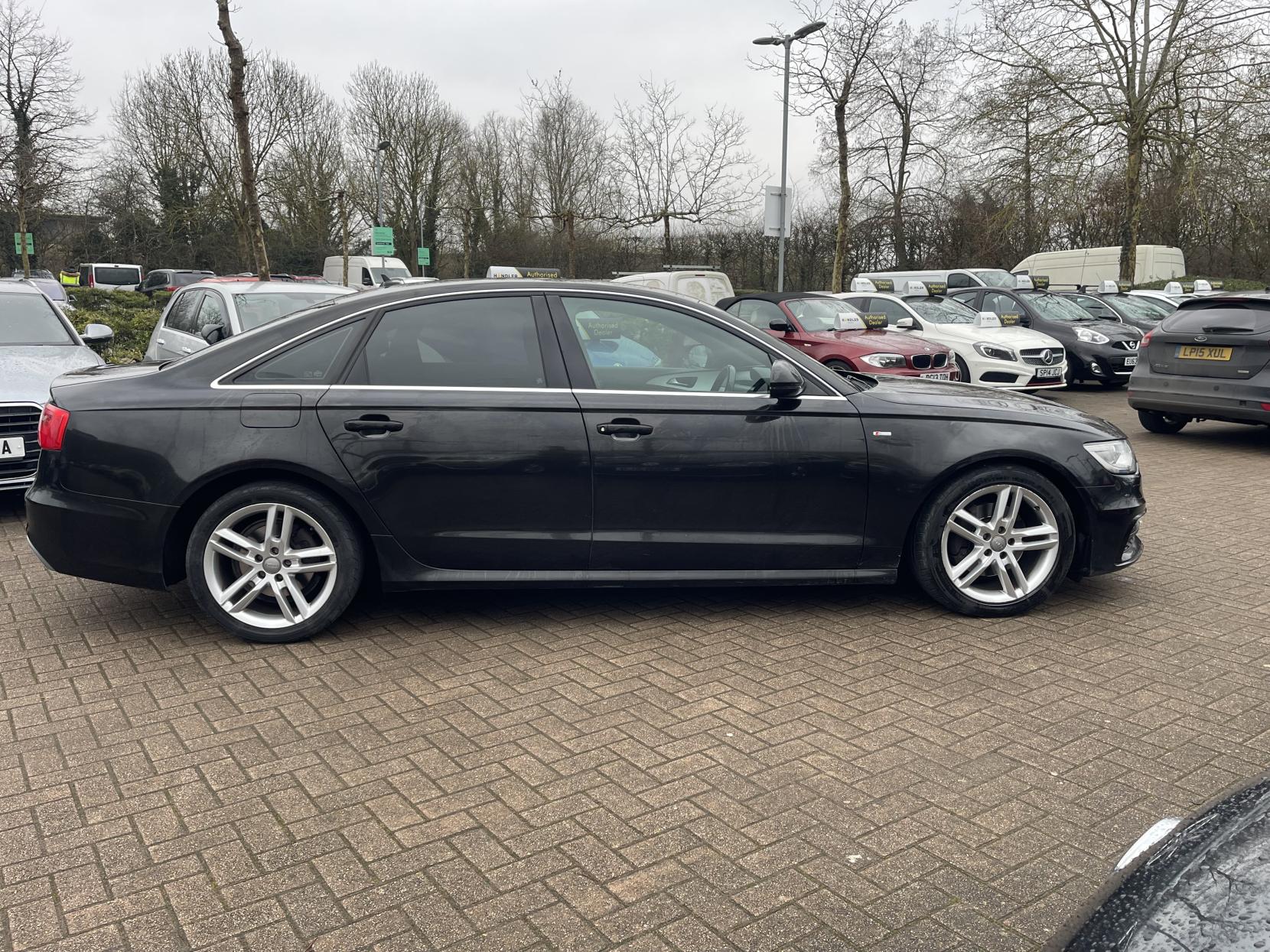 Audi A6 Saloon 2.0 TDI S line Saloon 4dr Diesel Multitronic Euro 5 (s/s) (177 ps)