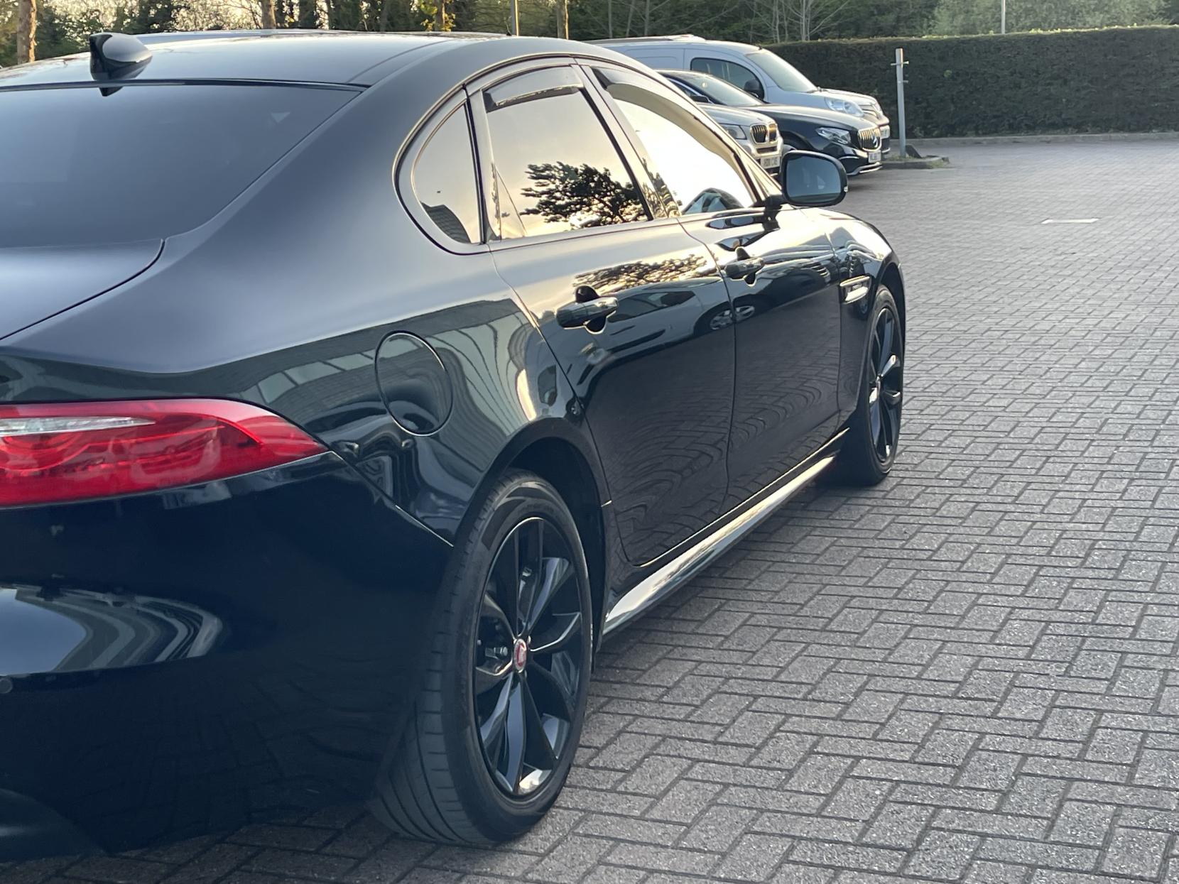 Jaguar XF 2.0d R-Sport Saloon 4dr Diesel Auto Euro 6 (s/s) (180 ps)