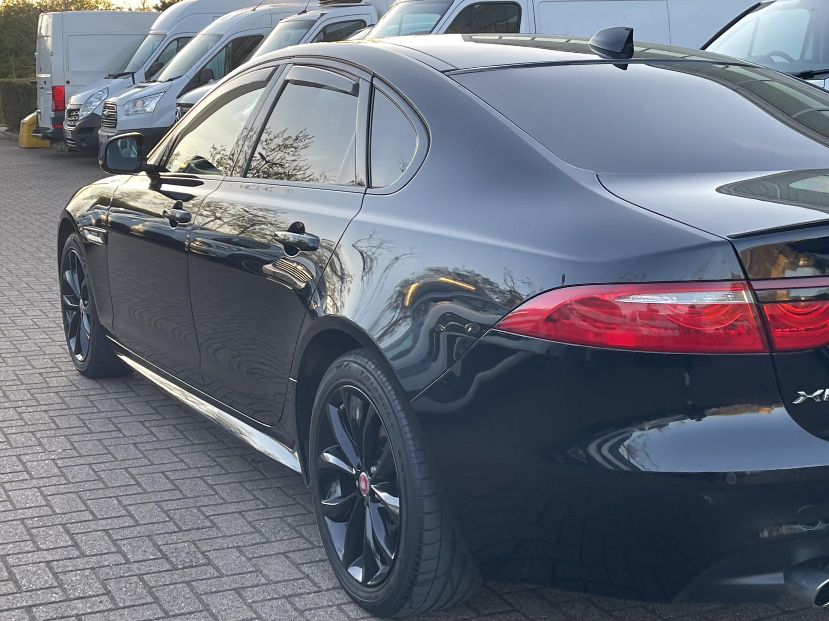 Jaguar XF 2.0d R-Sport Saloon 4dr Diesel Auto Euro 6 (s/s) (180 ps)