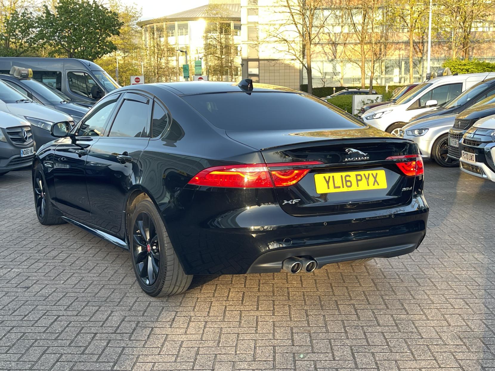 Jaguar XF 2.0d R-Sport Saloon 4dr Diesel Auto Euro 6 (s/s) (180 ps)