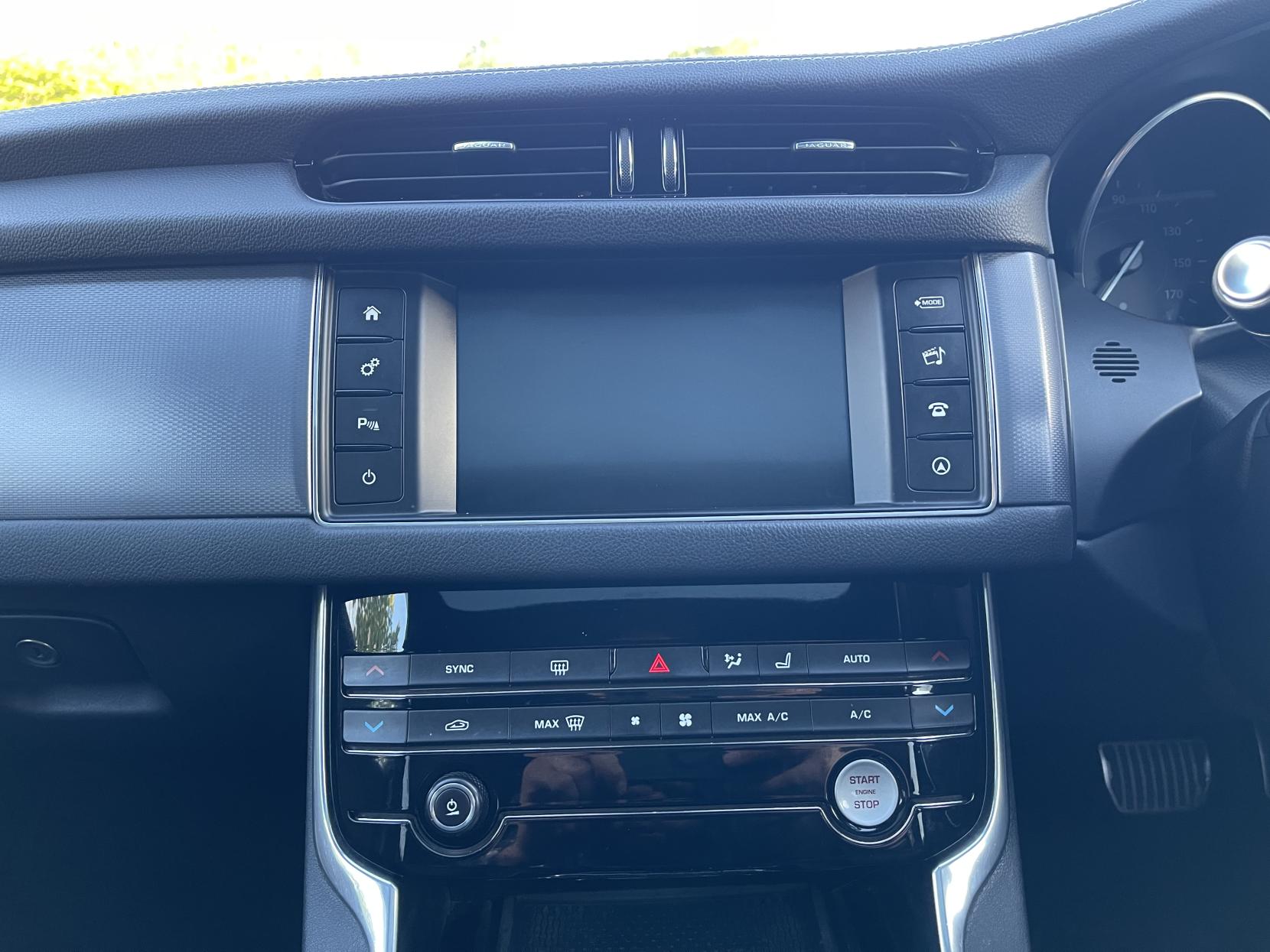 Jaguar XF 2.0d R-Sport Saloon 4dr Diesel Auto Euro 6 (s/s) (180 ps)