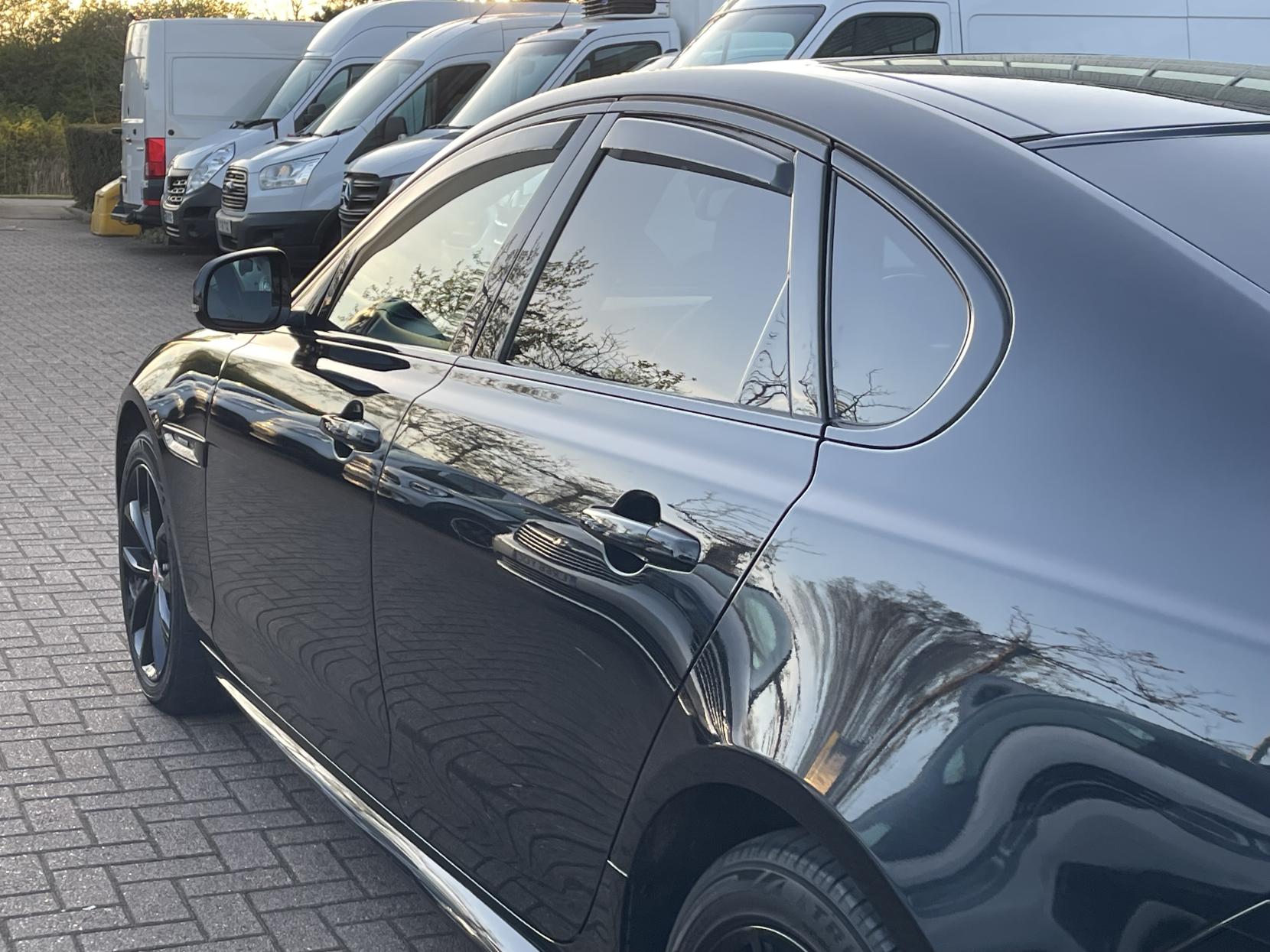 Jaguar XF 2.0d R-Sport Saloon 4dr Diesel Auto Euro 6 (s/s) (180 ps)