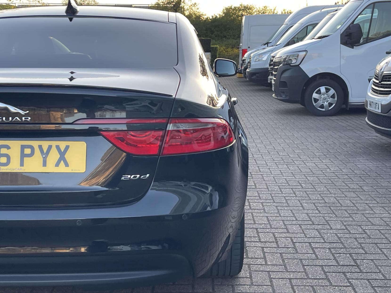 Jaguar XF 2.0d R-Sport Saloon 4dr Diesel Auto Euro 6 (s/s) (180 ps)