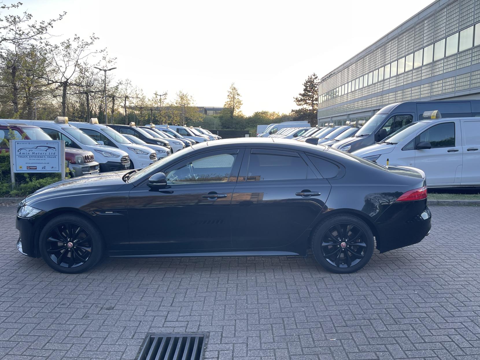 Jaguar XF 2.0d R-Sport Saloon 4dr Diesel Auto Euro 6 (s/s) (180 ps)