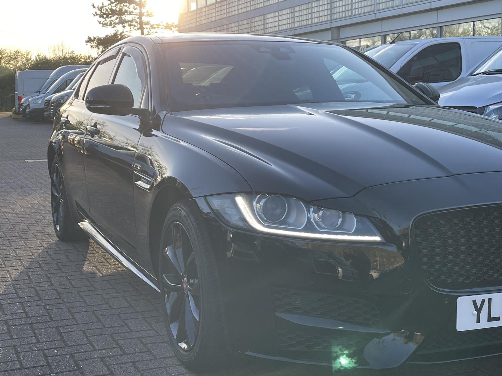 Jaguar XF 2.0d R-Sport Saloon 4dr Diesel Auto Euro 6 (s/s) (180 ps)
