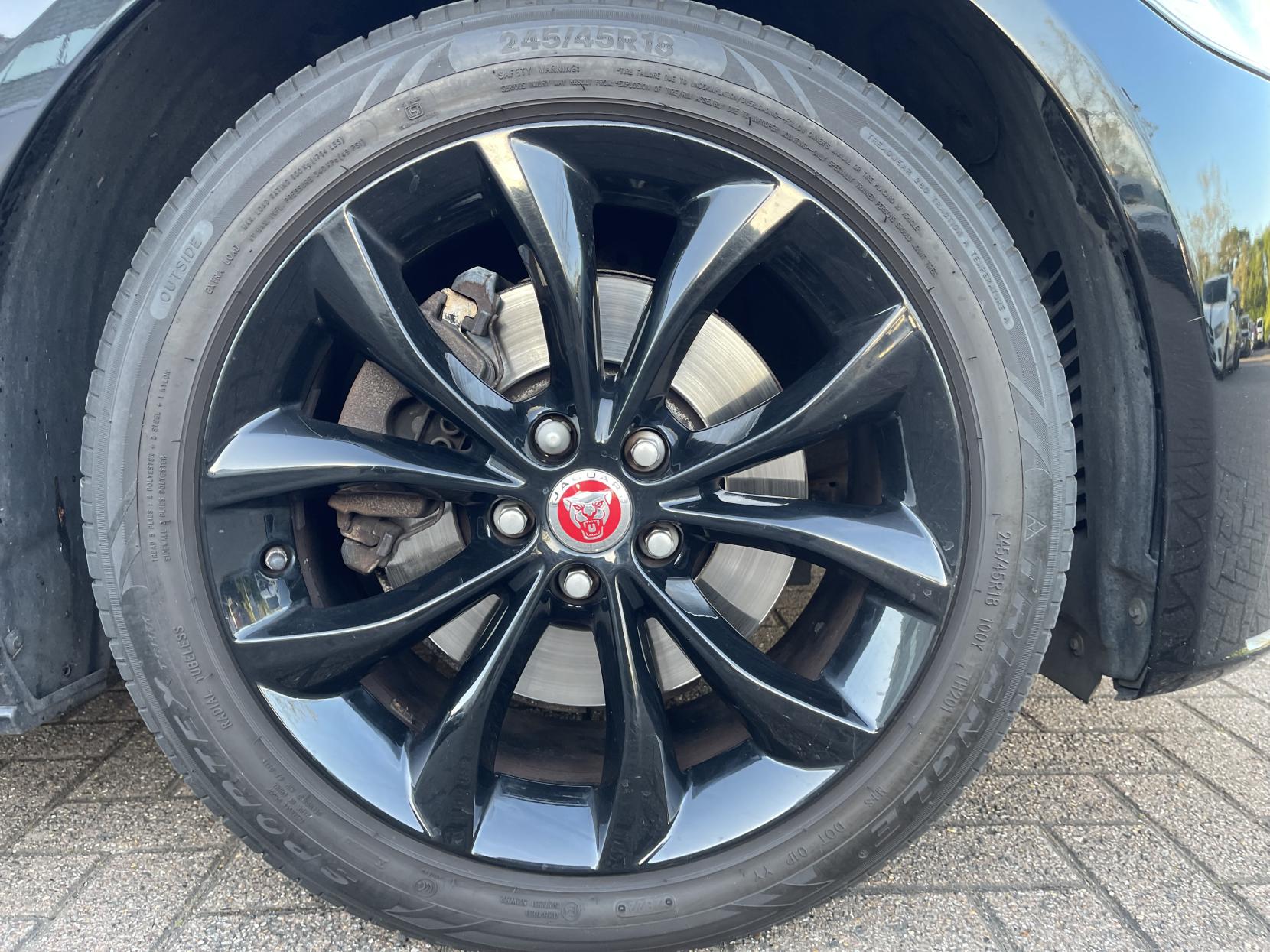 Jaguar XF 2.0d R-Sport Saloon 4dr Diesel Auto Euro 6 (s/s) (180 ps)