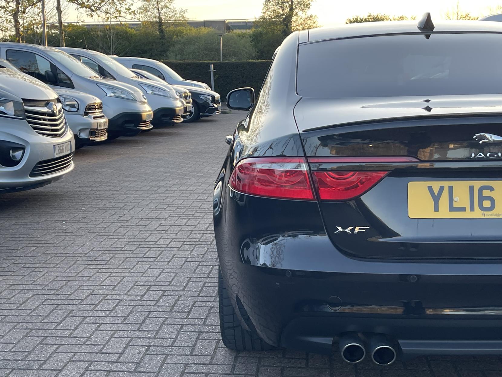 Jaguar XF 2.0d R-Sport Saloon 4dr Diesel Auto Euro 6 (s/s) (180 ps)