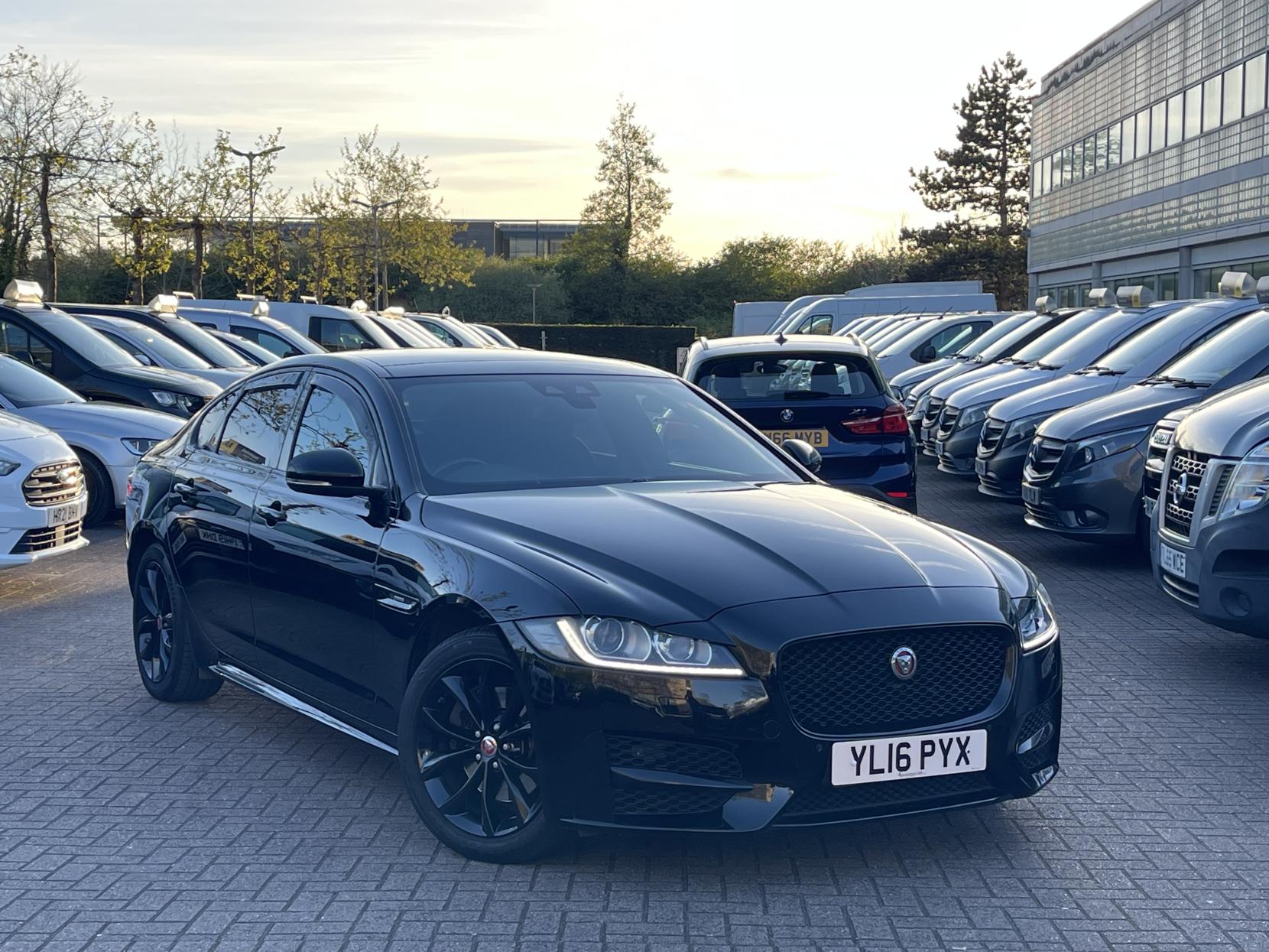 Jaguar XF 2.0d R-Sport Saloon 4dr Diesel Auto Euro 6 (s/s) (180 ps)