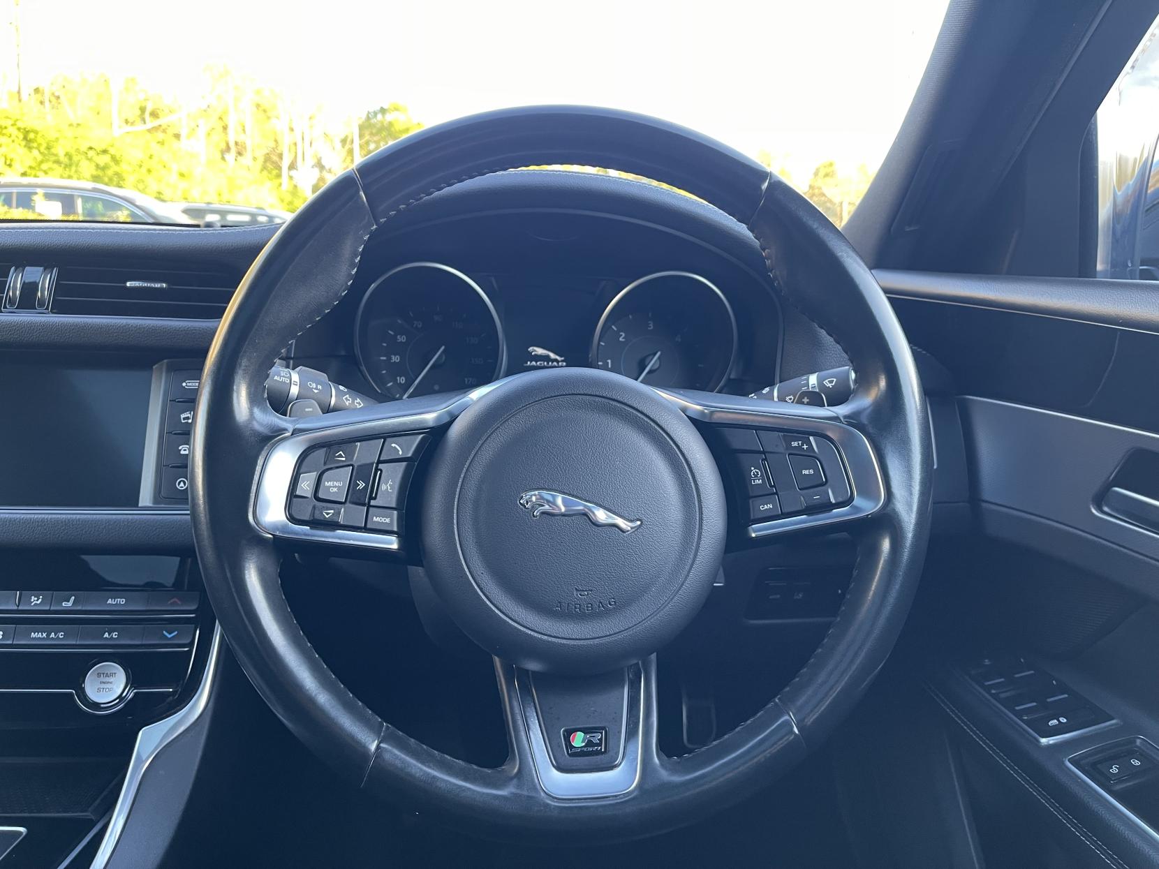 Jaguar XF 2.0d R-Sport Saloon 4dr Diesel Auto Euro 6 (s/s) (180 ps)