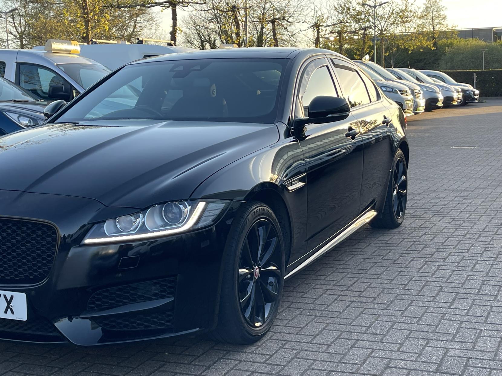 Jaguar XF 2.0d R-Sport Saloon 4dr Diesel Auto Euro 6 (s/s) (180 ps)