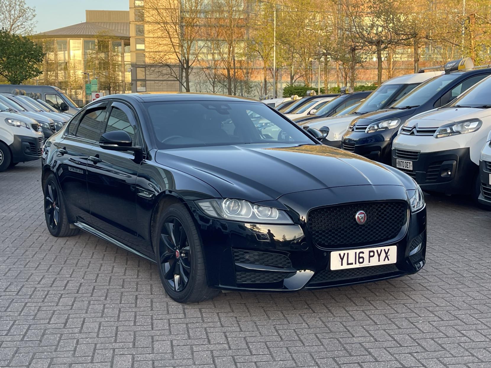 Jaguar XF 2.0d R-Sport Saloon 4dr Diesel Auto Euro 6 (s/s) (180 ps)