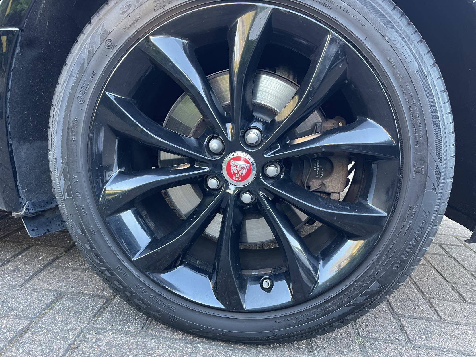 Jaguar XF 2.0d R-Sport Saloon 4dr Diesel Auto Euro 6 (s/s) (180 ps)