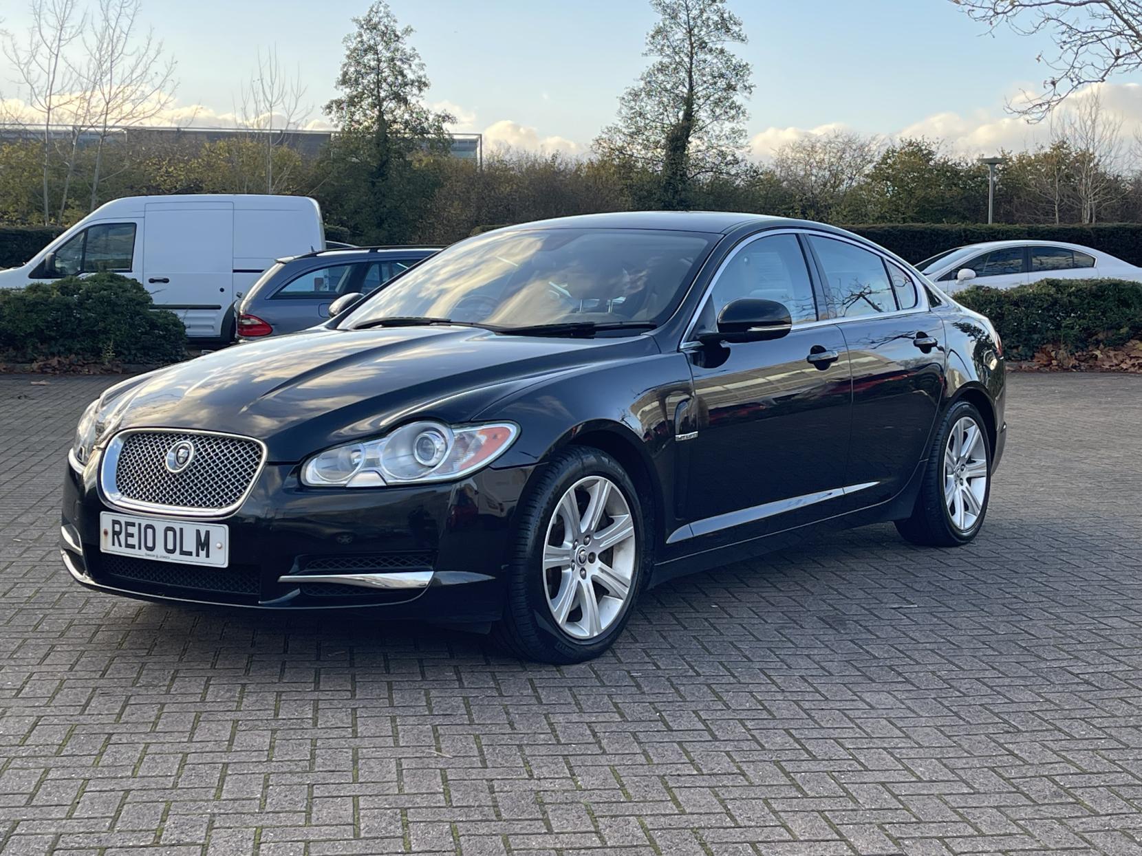 Jaguar XF 3.0d V6 Luxury Saloon 4dr Diesel Auto Euro 5 (240 ps)