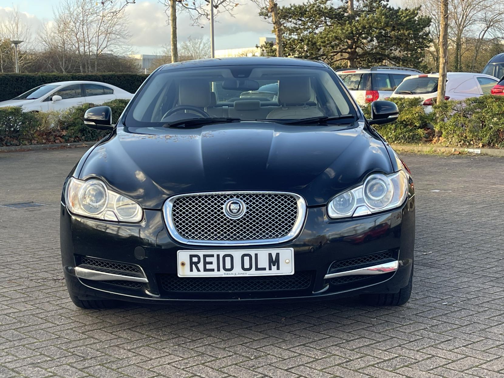 Jaguar XF 3.0d V6 Luxury Saloon 4dr Diesel Auto Euro 5 (240 ps)