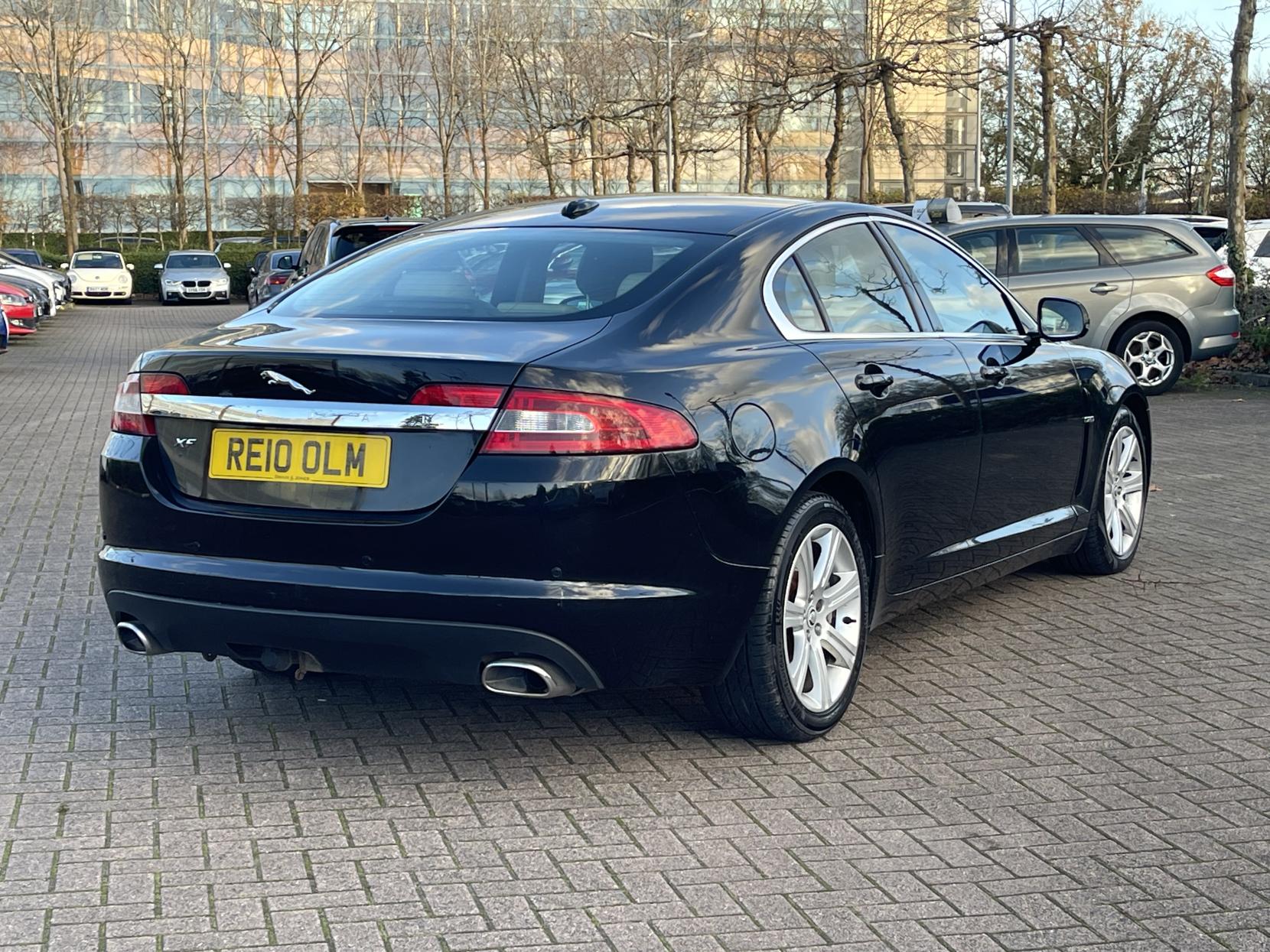 Jaguar XF 3.0d V6 Luxury Saloon 4dr Diesel Auto Euro 5 (240 ps)