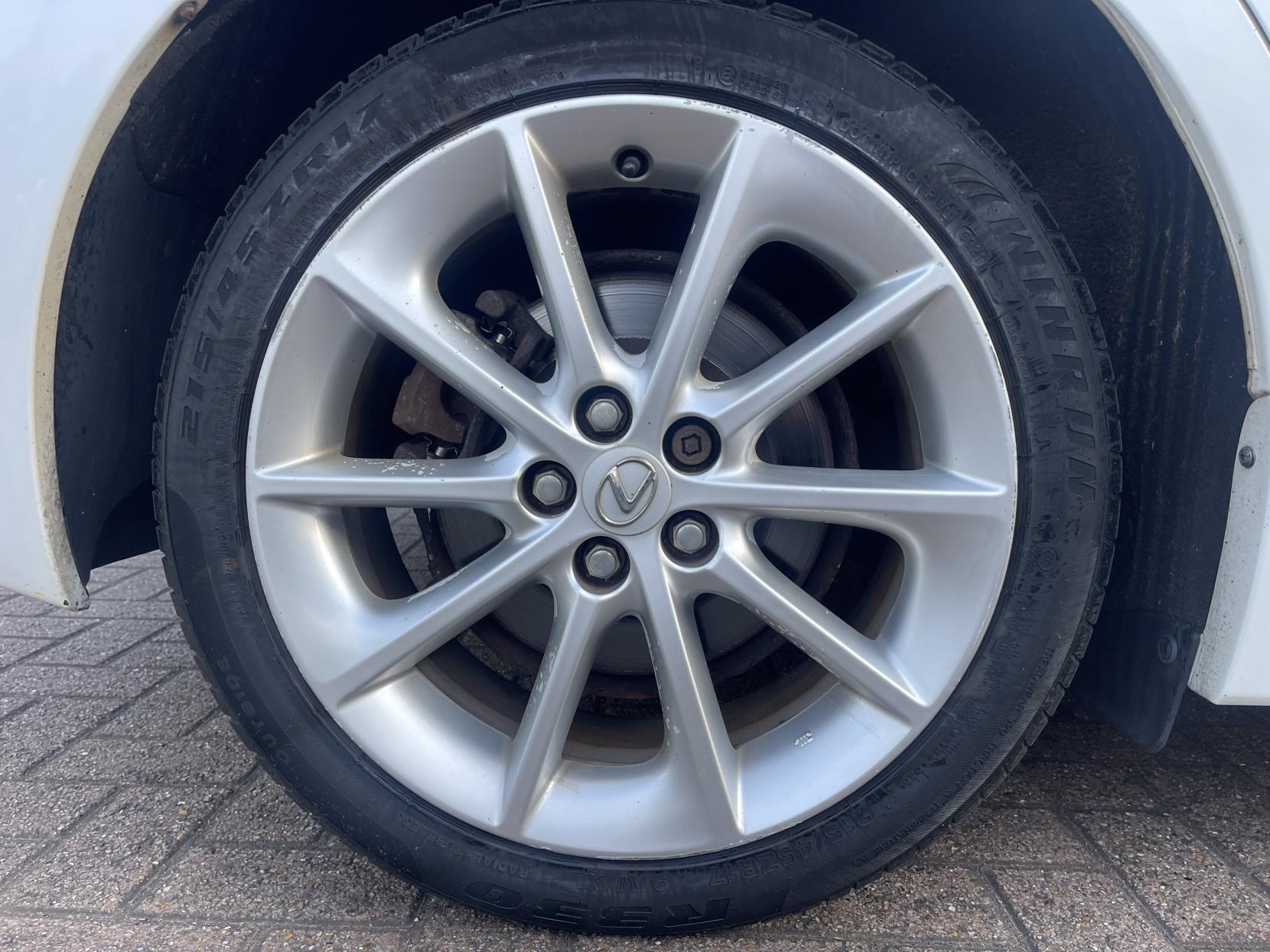 Lexus CT 1.8 200h SE-L Hatchback 5dr Petrol Hybrid CVT Euro 5 (s/s) (136 ps)