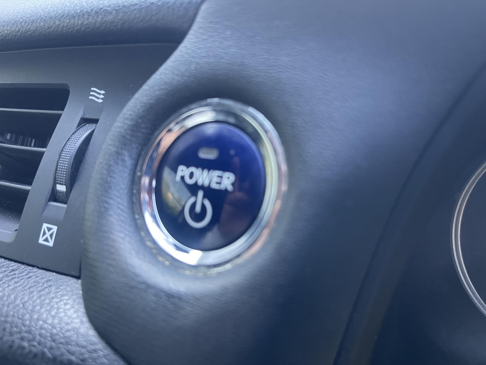 Lexus CT 1.8 200h SE-L Hatchback 5dr Petrol Hybrid CVT Euro 5 (s/s) (136 ps)