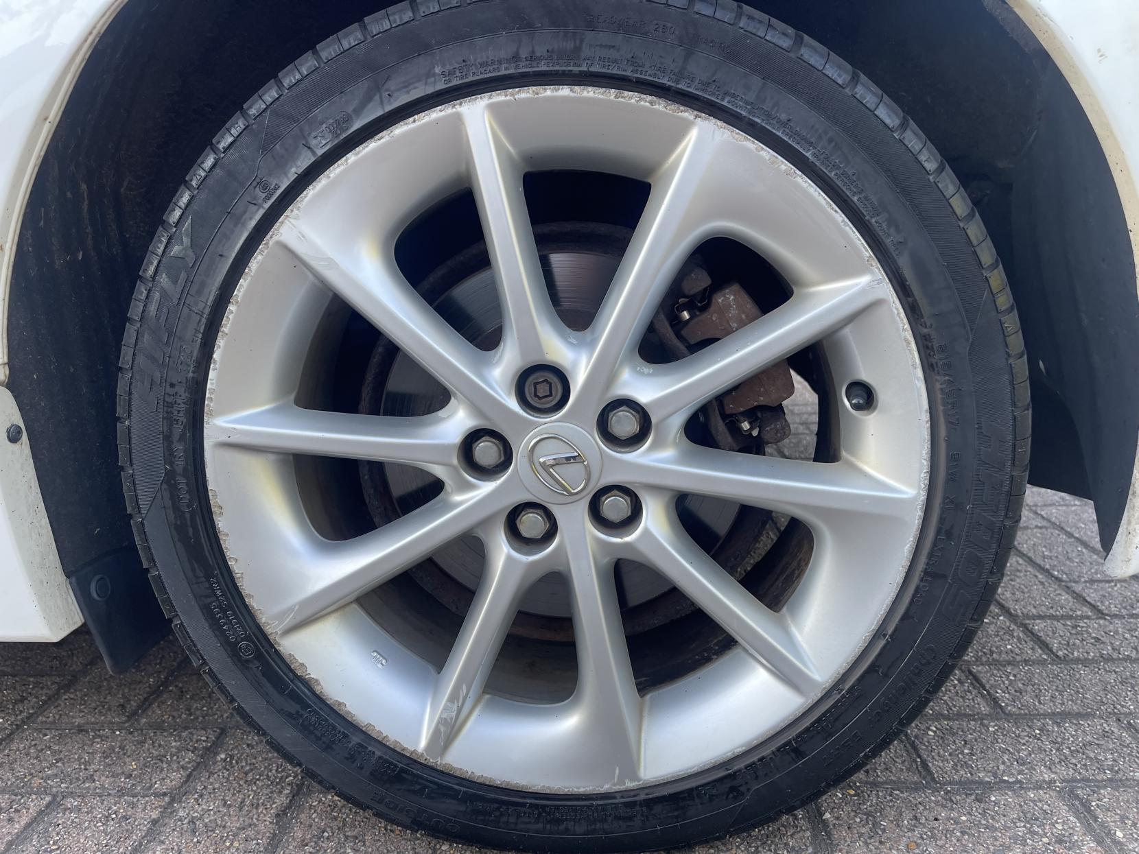 Lexus CT 1.8 200h SE-L Hatchback 5dr Petrol Hybrid CVT Euro 5 (s/s) (136 ps)