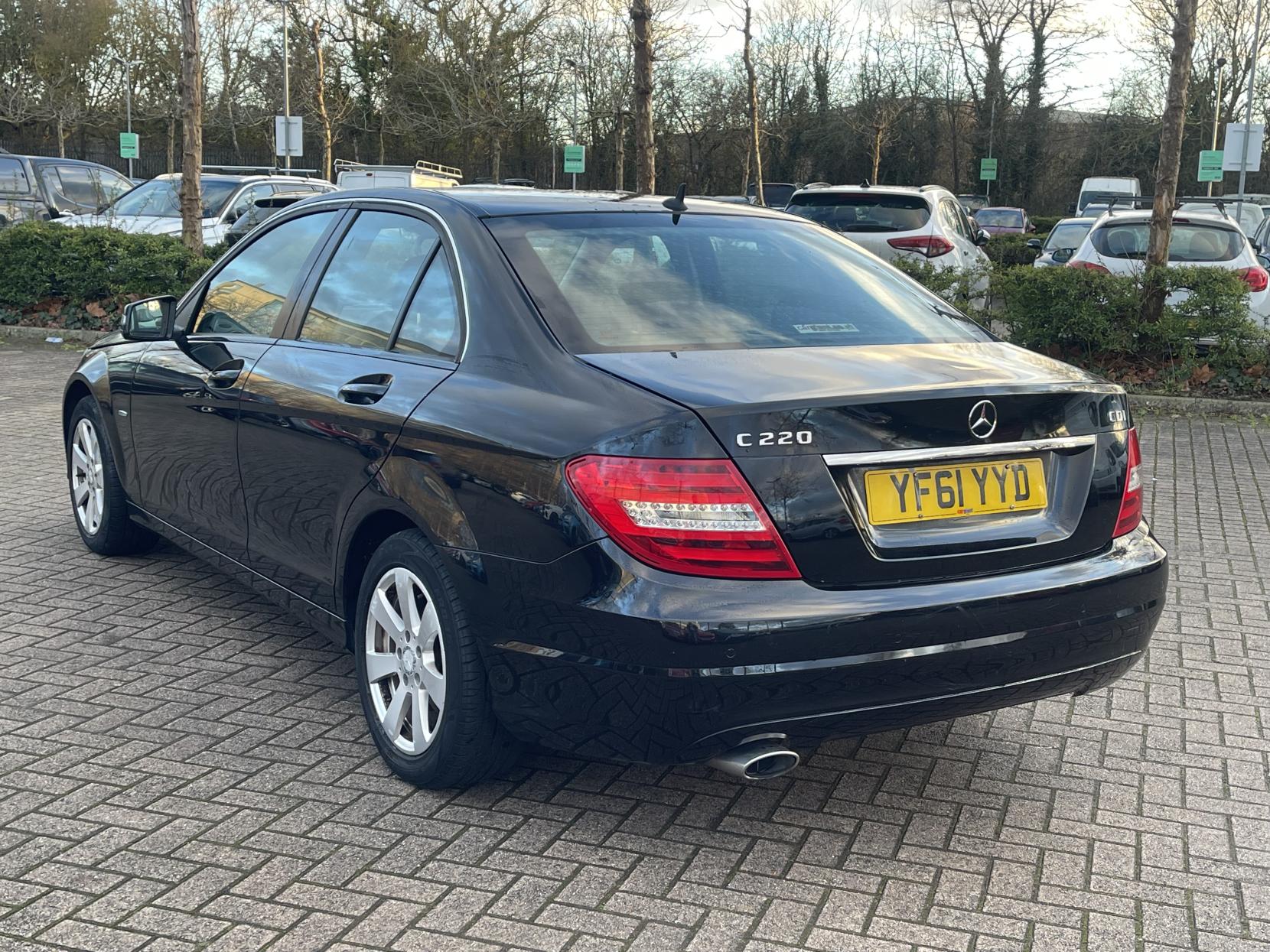 Mercedes-Benz C Class 2.1 C220 CDI BlueEfficiency SE Saloon 4dr Diesel G-Tronic+ Euro 5 (s/s) (170 ps)