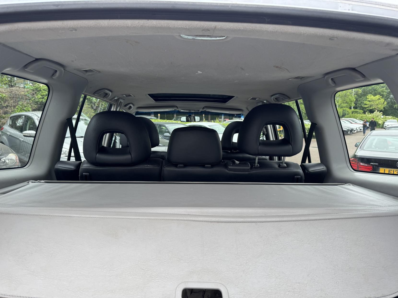 Mitsubishi Shogun 3.2 DI-D Elegance SUV 5dr Diesel Automatic (278 g/km, 158 bhp)
