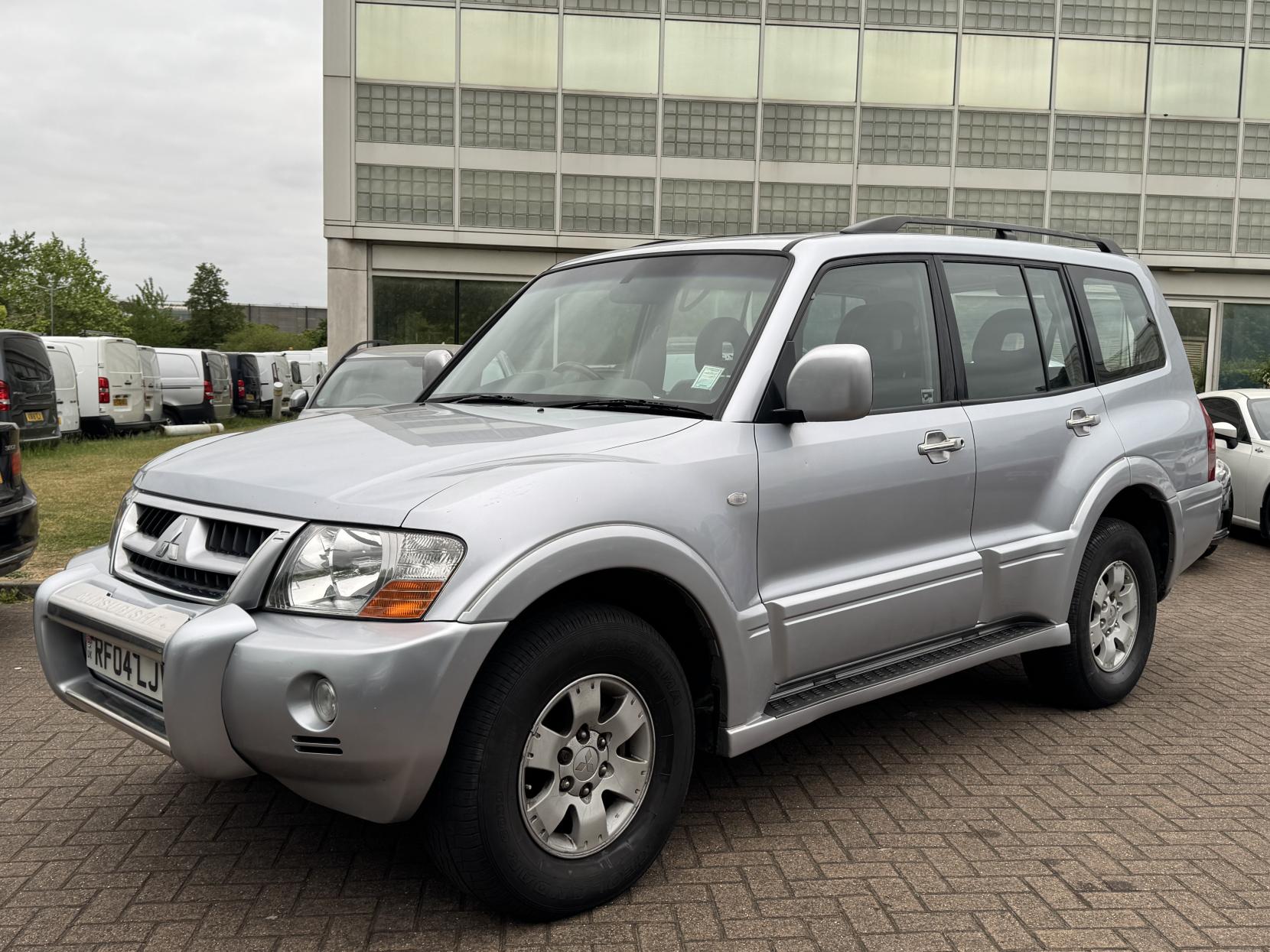 Mitsubishi Shogun 3.2 DI-D Elegance SUV 5dr Diesel Automatic (278 g/km, 158 bhp)