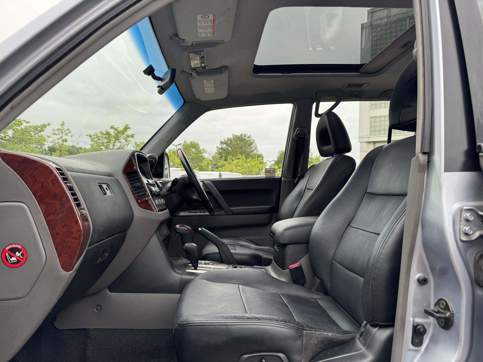 Mitsubishi Shogun 3.2 DI-D Elegance SUV 5dr Diesel Automatic (278 g/km, 158 bhp)