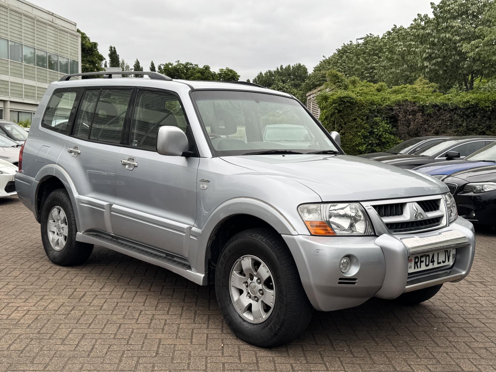Mitsubishi Shogun 3.2 DI-D Elegance SUV 5dr Diesel Automatic (278 g/km, 158 bhp)