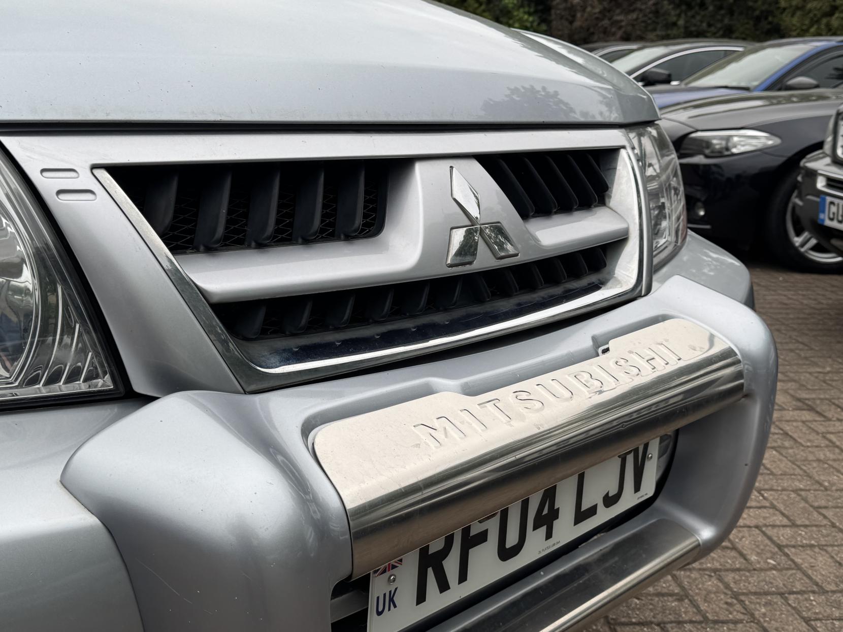 Mitsubishi Shogun 3.2 DI-D Elegance SUV 5dr Diesel Automatic (278 g/km, 158 bhp)