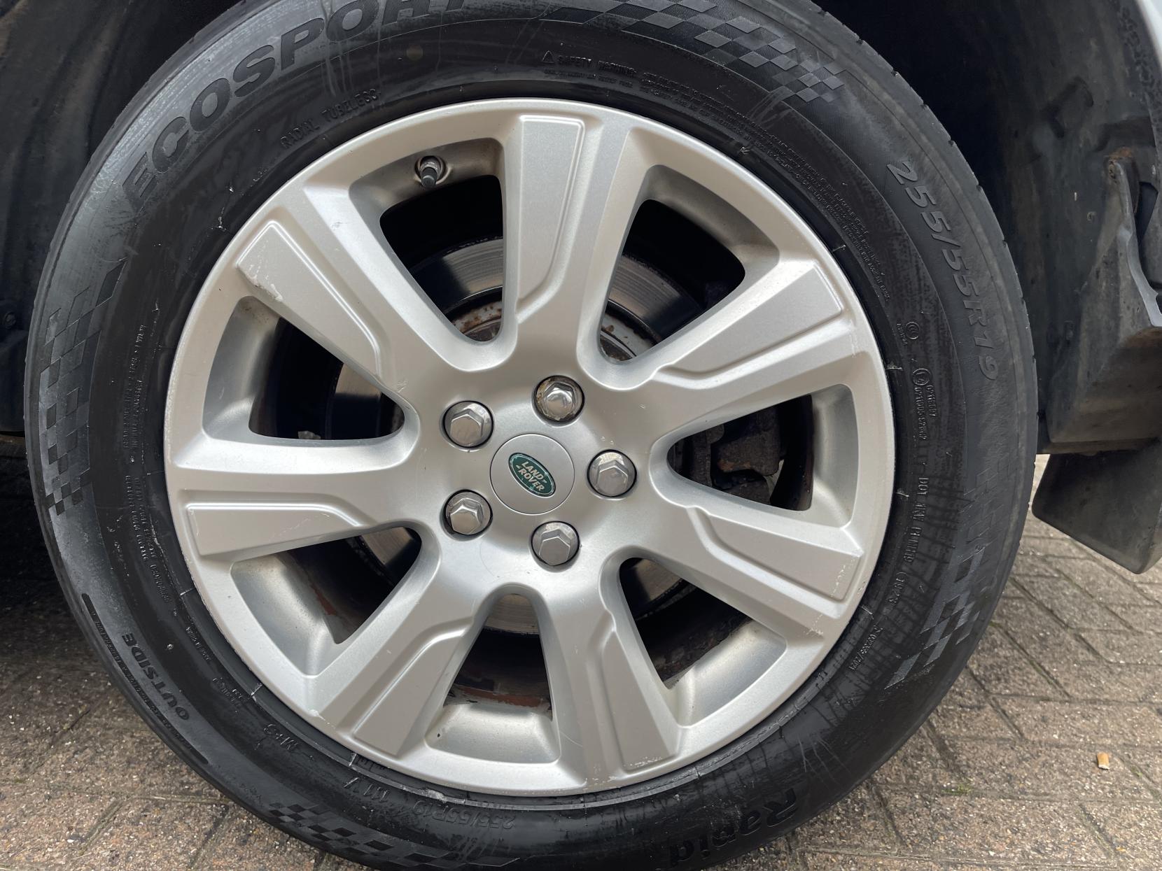 Land Rover Discovery 4 3.0 SD V6 HSE SUV 5dr Diesel Auto 4WD Euro 5 (255 bhp)