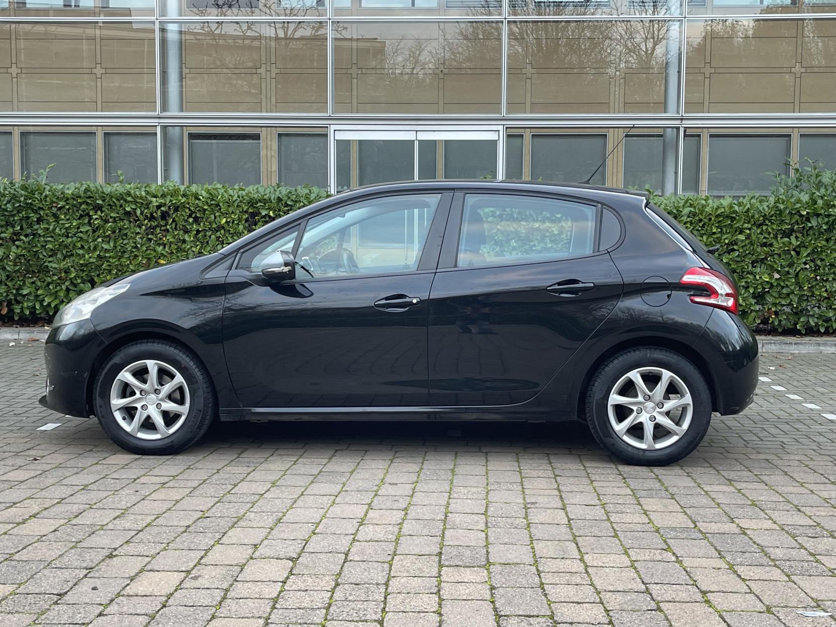 Peugeot 208 1.2 VTi Active Hatchback 5dr Petrol Manual Euro 5 (82 ps)