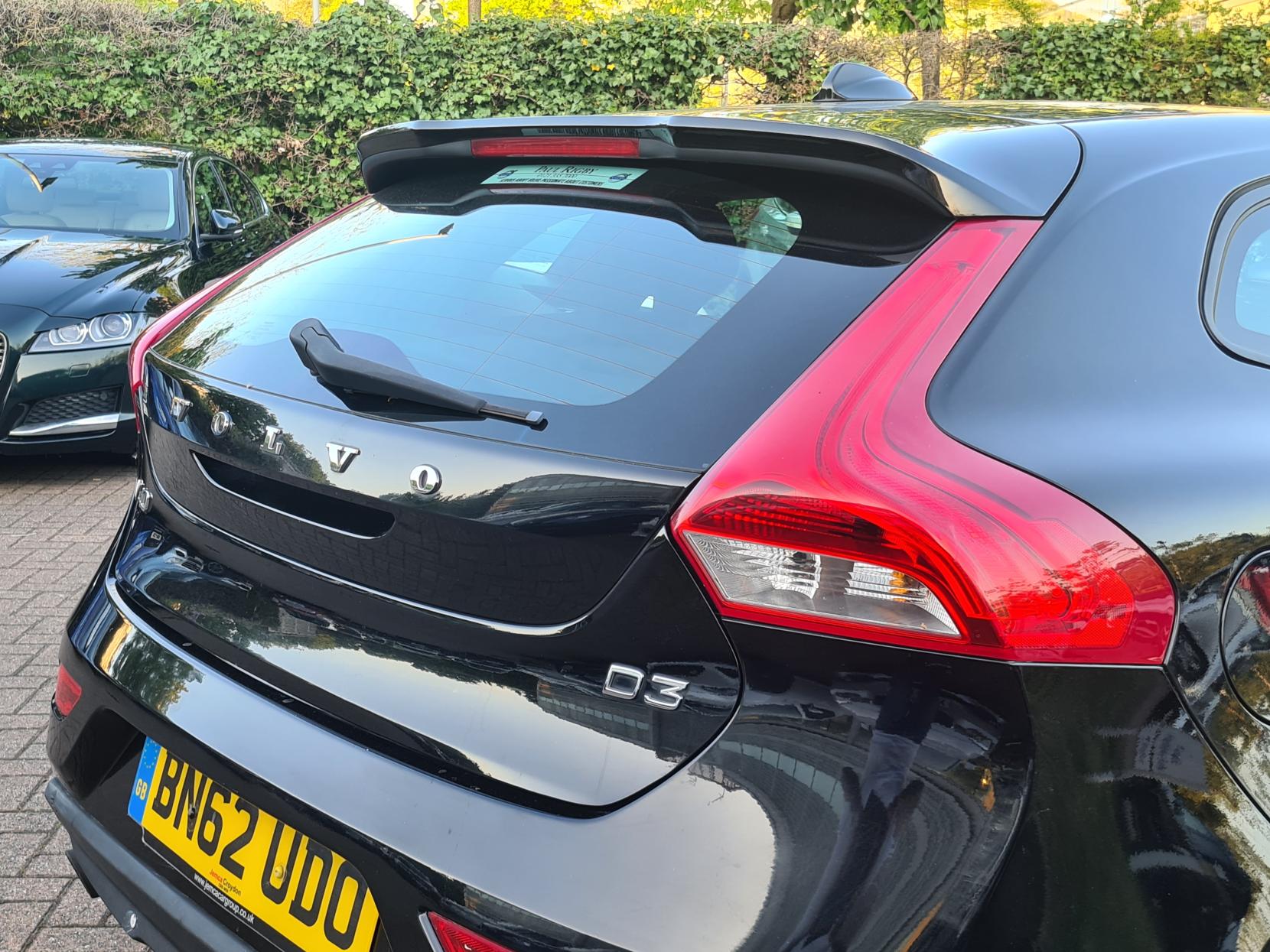 Volvo V40 2.0 D3 ES Hatchback 5dr Diesel Geartronic Euro 5 (s/s) (150 ps)