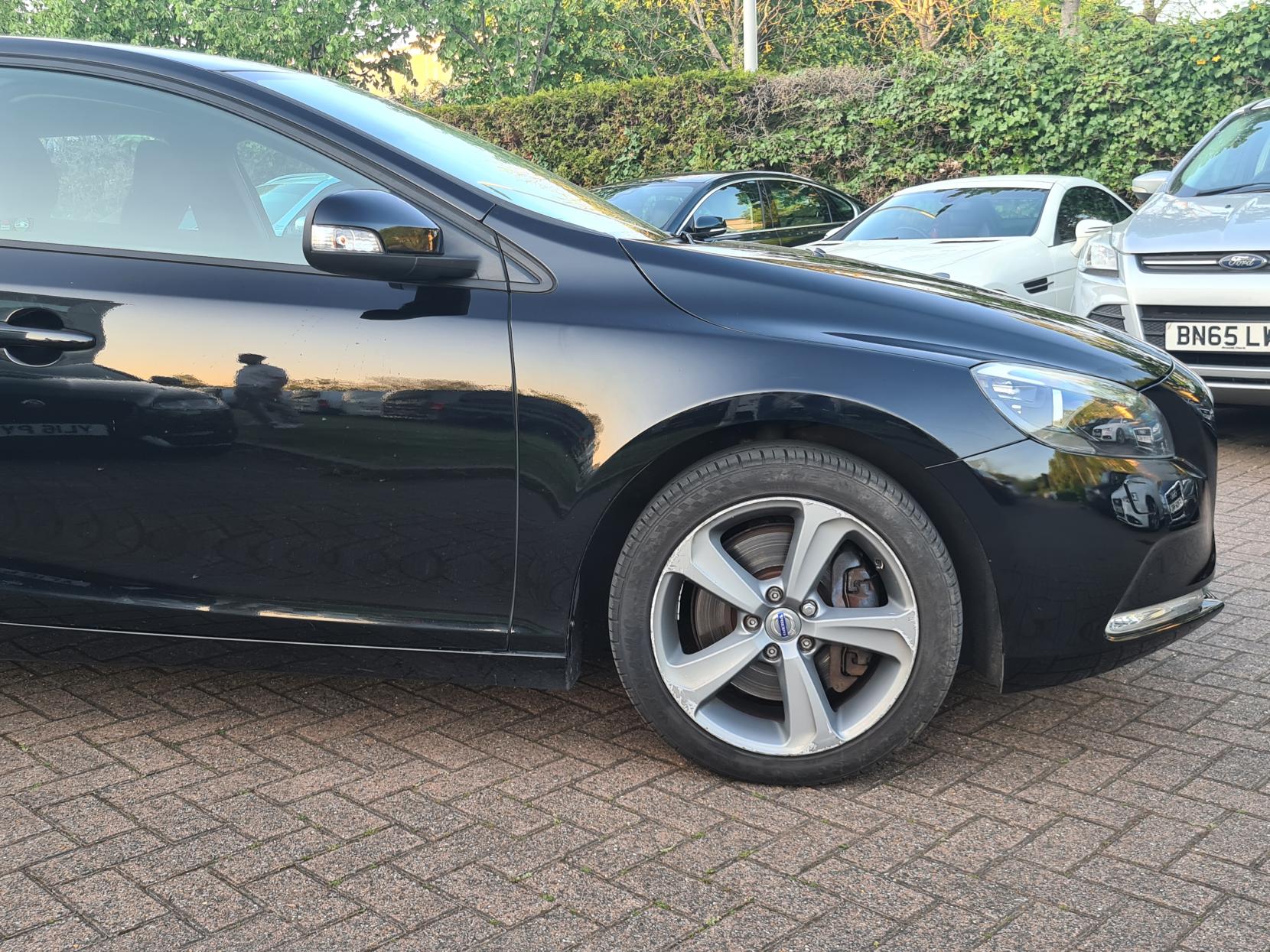 Volvo V40 2.0 D3 ES Hatchback 5dr Diesel Geartronic Euro 5 (s/s) (150 ps)