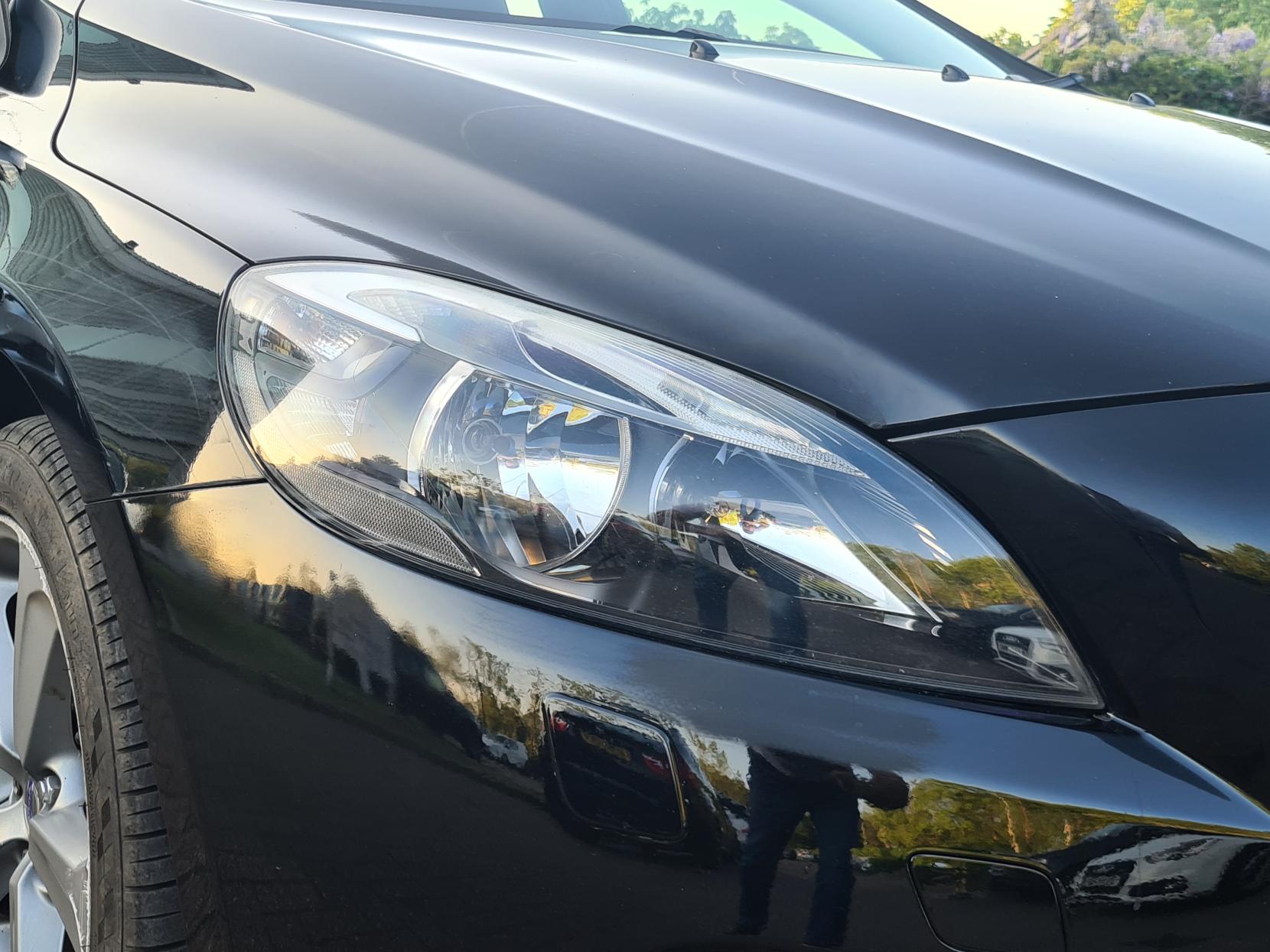 Volvo V40 2.0 D3 ES Hatchback 5dr Diesel Geartronic Euro 5 (s/s) (150 ps)