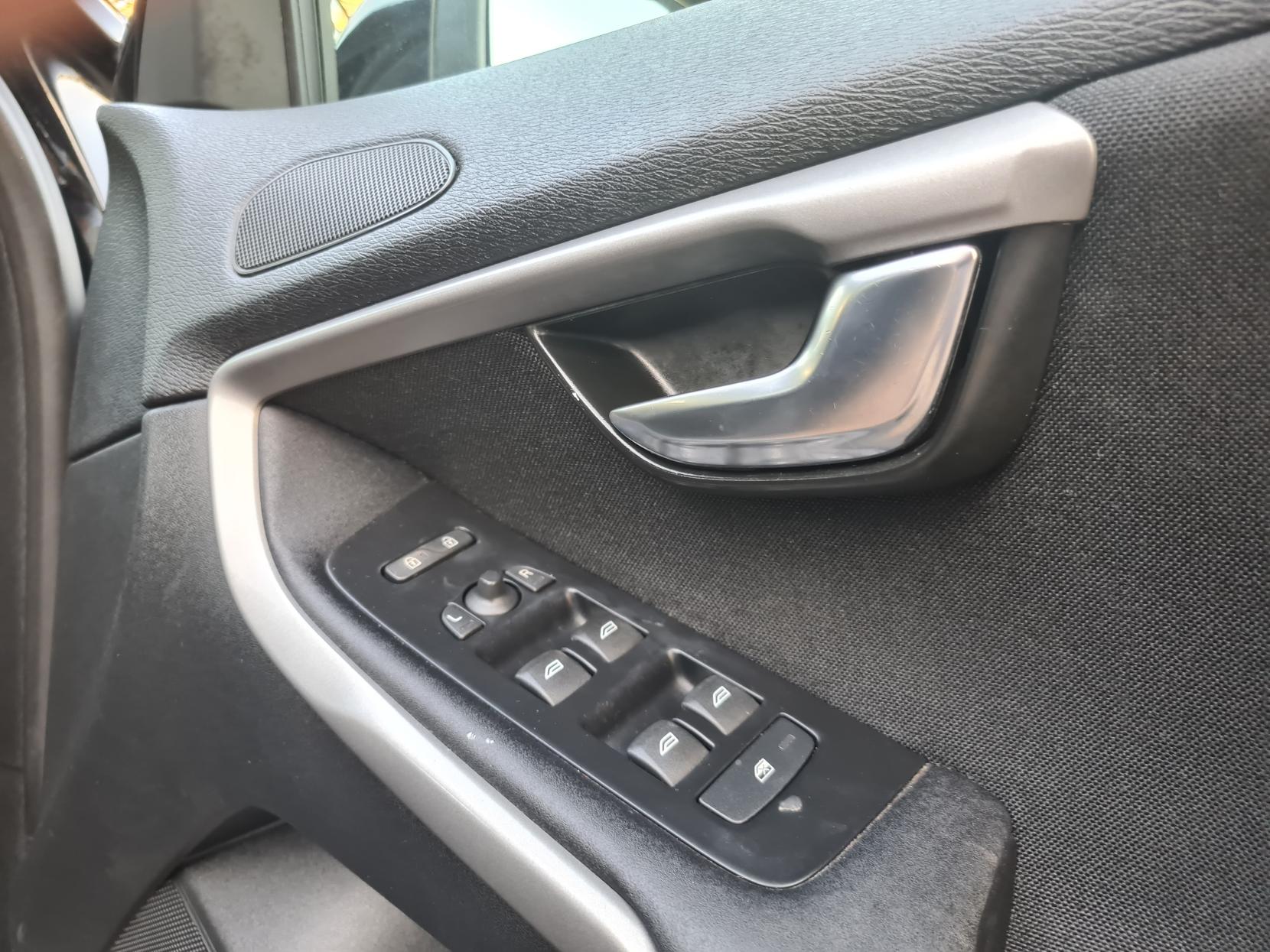 Volvo V40 2.0 D3 ES Hatchback 5dr Diesel Geartronic Euro 5 (s/s) (150 ps)