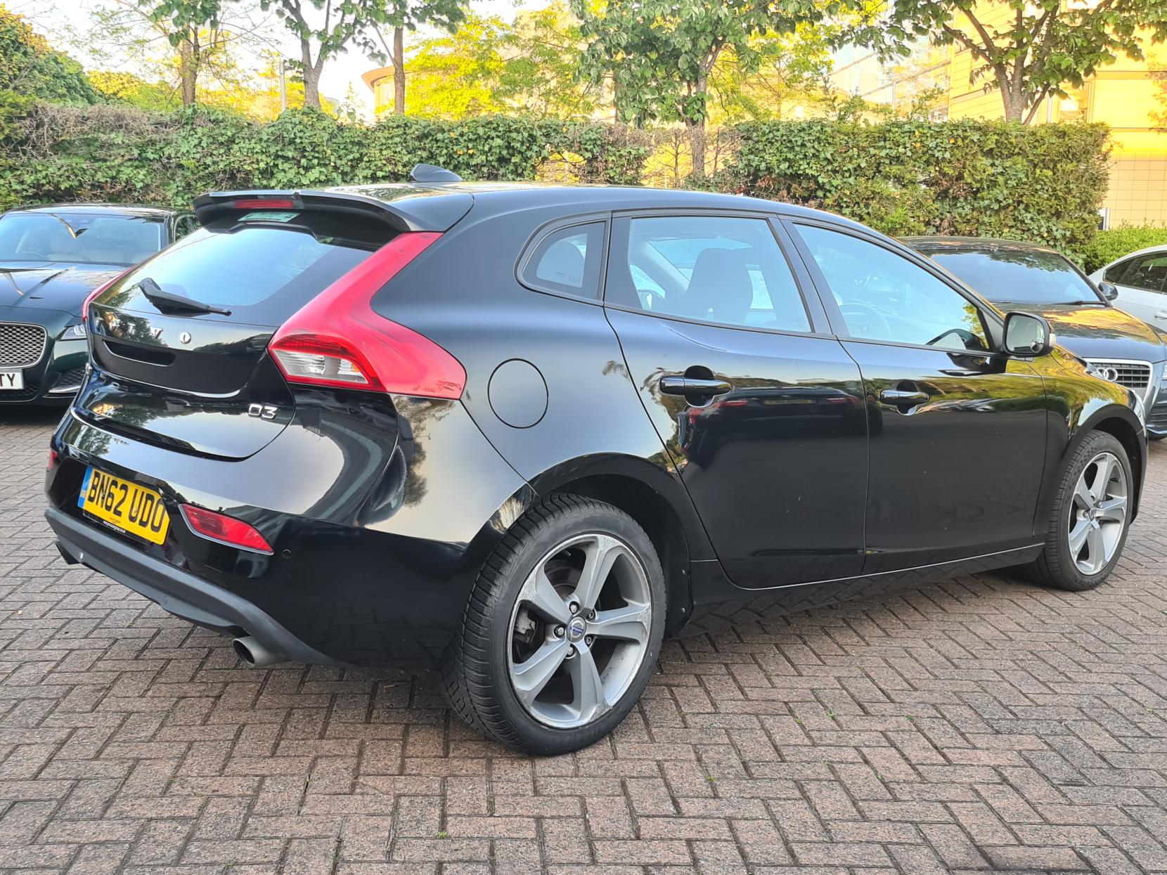 Volvo V40 2.0 D3 ES Hatchback 5dr Diesel Geartronic Euro 5 (s/s) (150 ps)