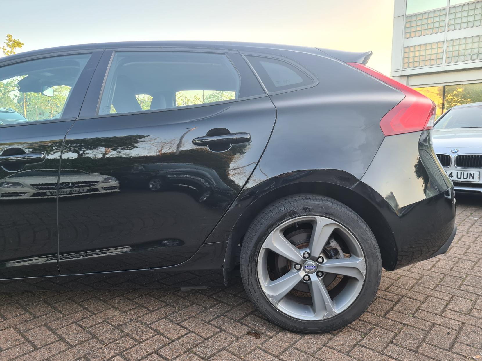 Volvo V40 2.0 D3 ES Hatchback 5dr Diesel Geartronic Euro 5 (s/s) (150 ps)