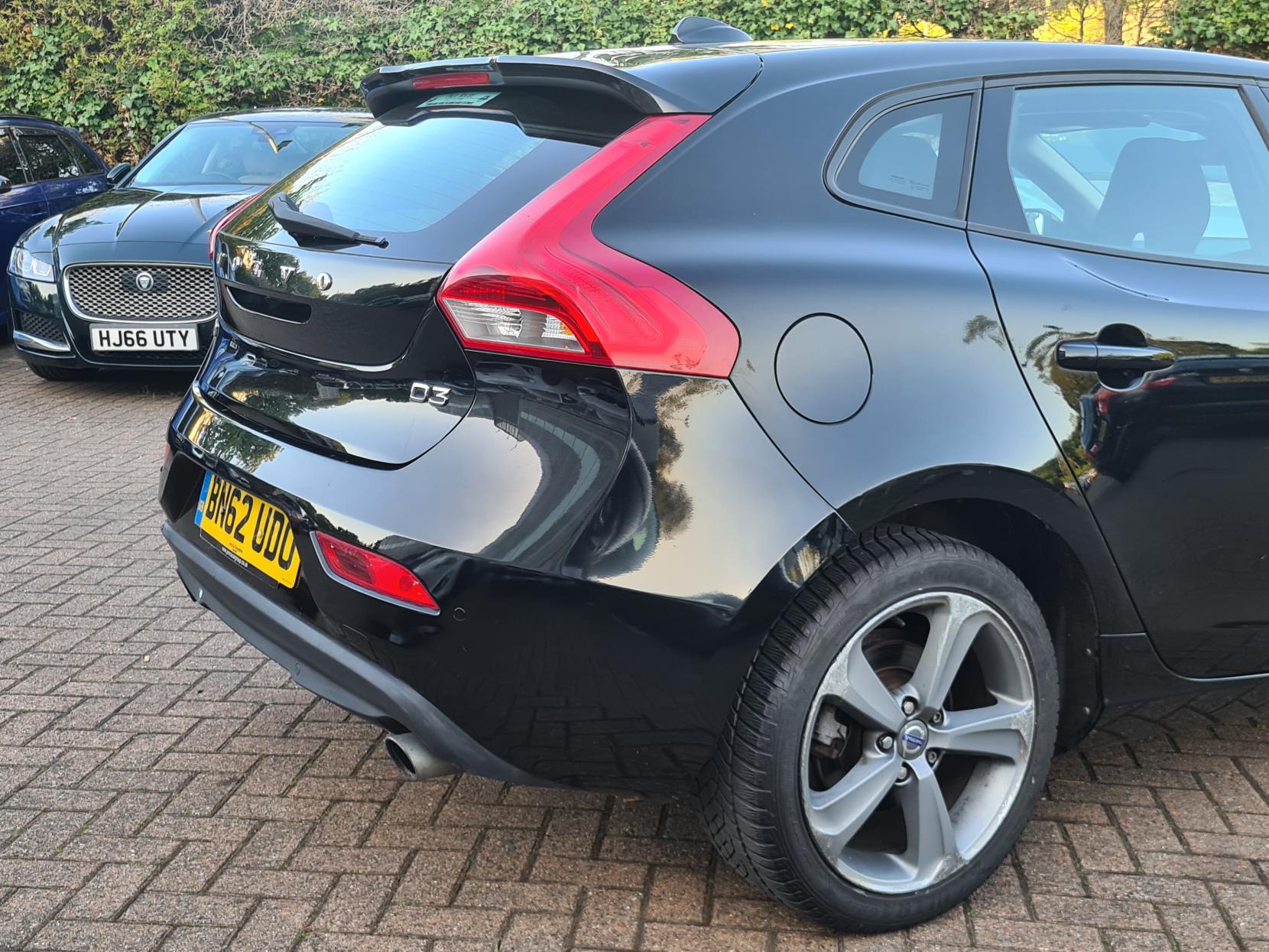 Volvo V40 2.0 D3 ES Hatchback 5dr Diesel Geartronic Euro 5 (s/s) (150 ps)