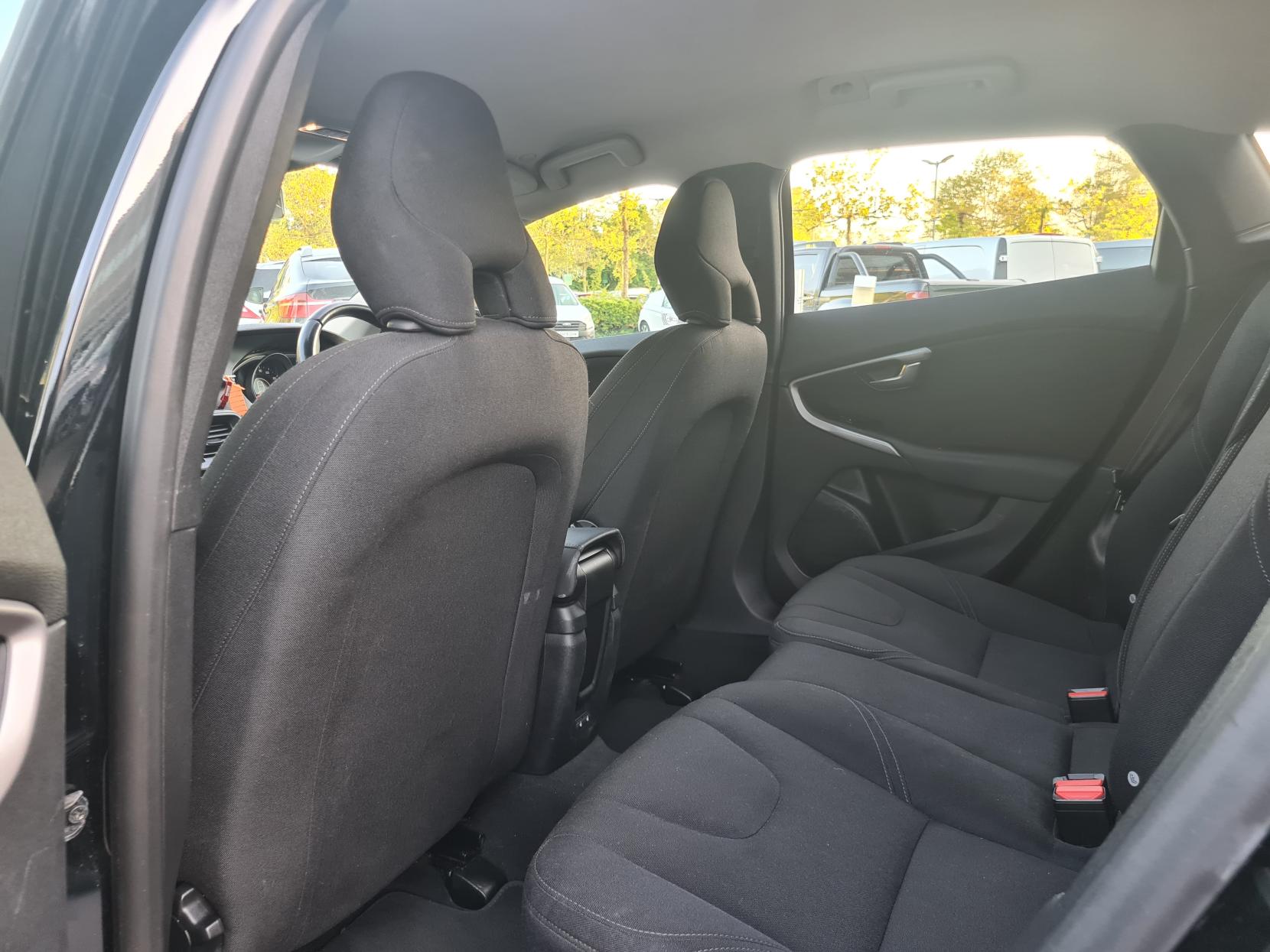 Volvo V40 2.0 D3 ES Hatchback 5dr Diesel Geartronic Euro 5 (s/s) (150 ps)