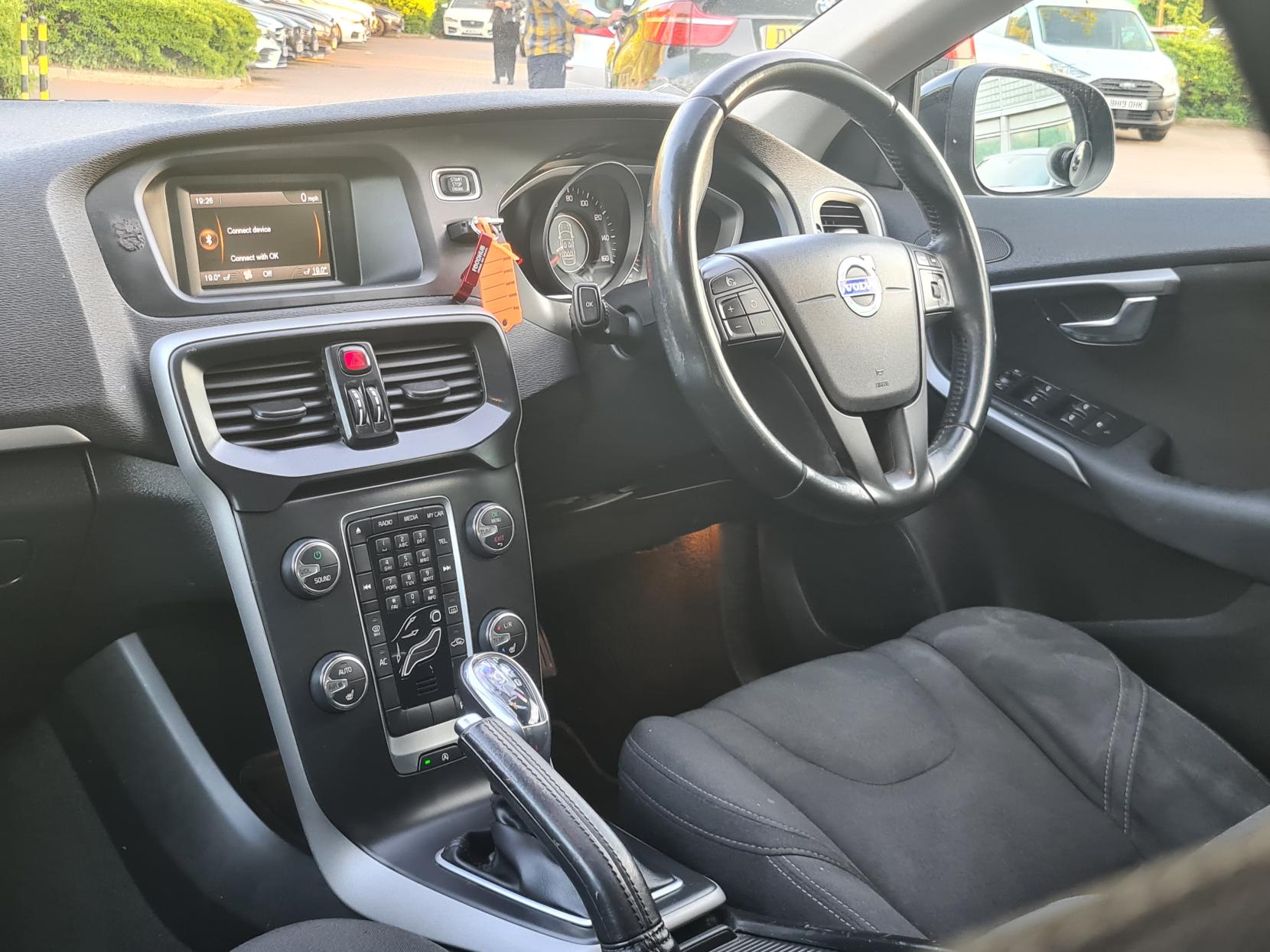 Volvo V40 2.0 D3 ES Hatchback 5dr Diesel Geartronic Euro 5 (s/s) (150 ps)