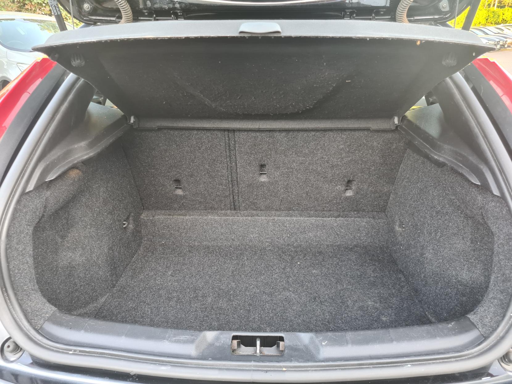 Volvo V40 2.0 D3 ES Hatchback 5dr Diesel Geartronic Euro 5 (s/s) (150 ps)
