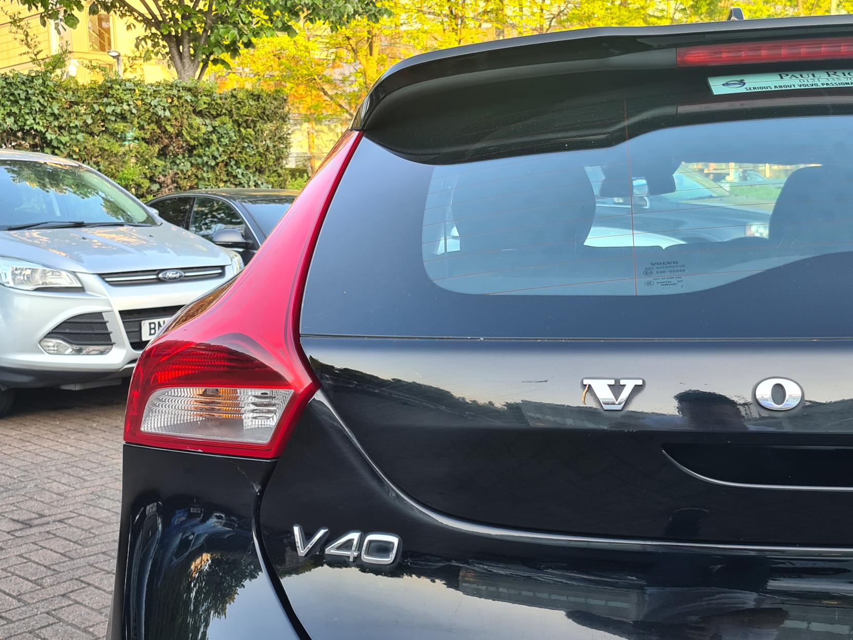 Volvo V40 2.0 D3 ES Hatchback 5dr Diesel Geartronic Euro 5 (s/s) (150 ps)