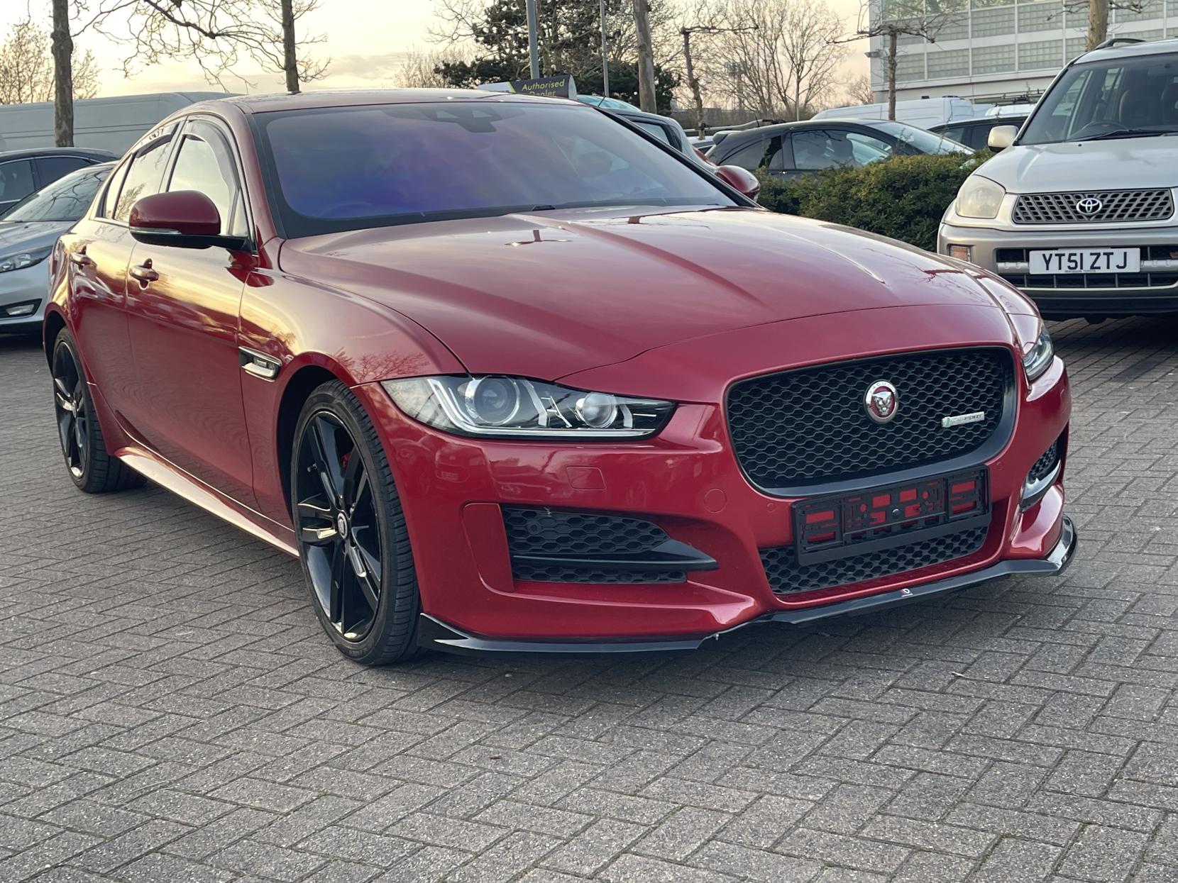 Jaguar XE 2.0d R-Sport Saloon 4dr Diesel Auto Euro 6 (s/s) (180 ps)