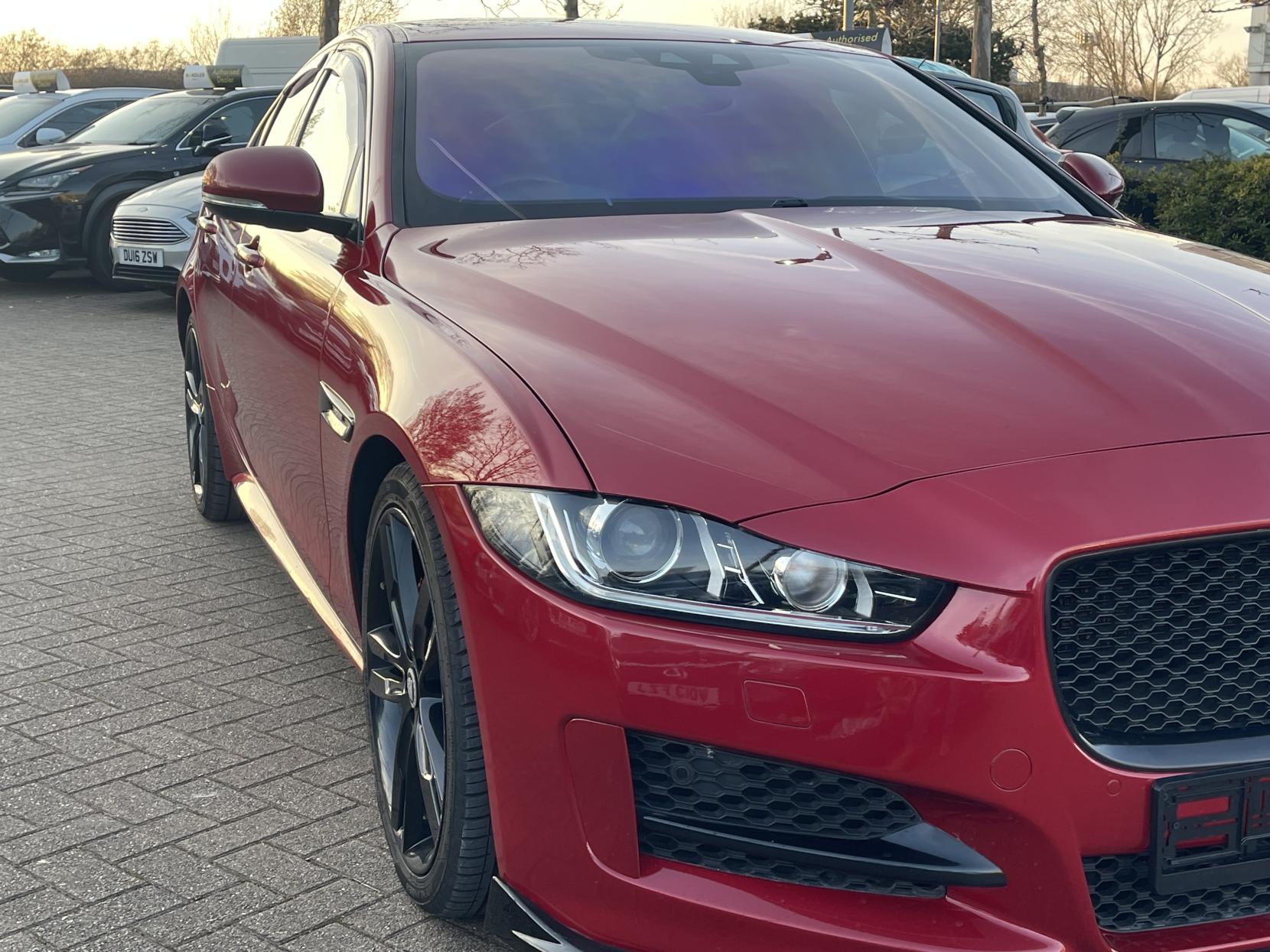 Jaguar XE 2.0d R-Sport Saloon 4dr Diesel Auto Euro 6 (s/s) (180 ps)