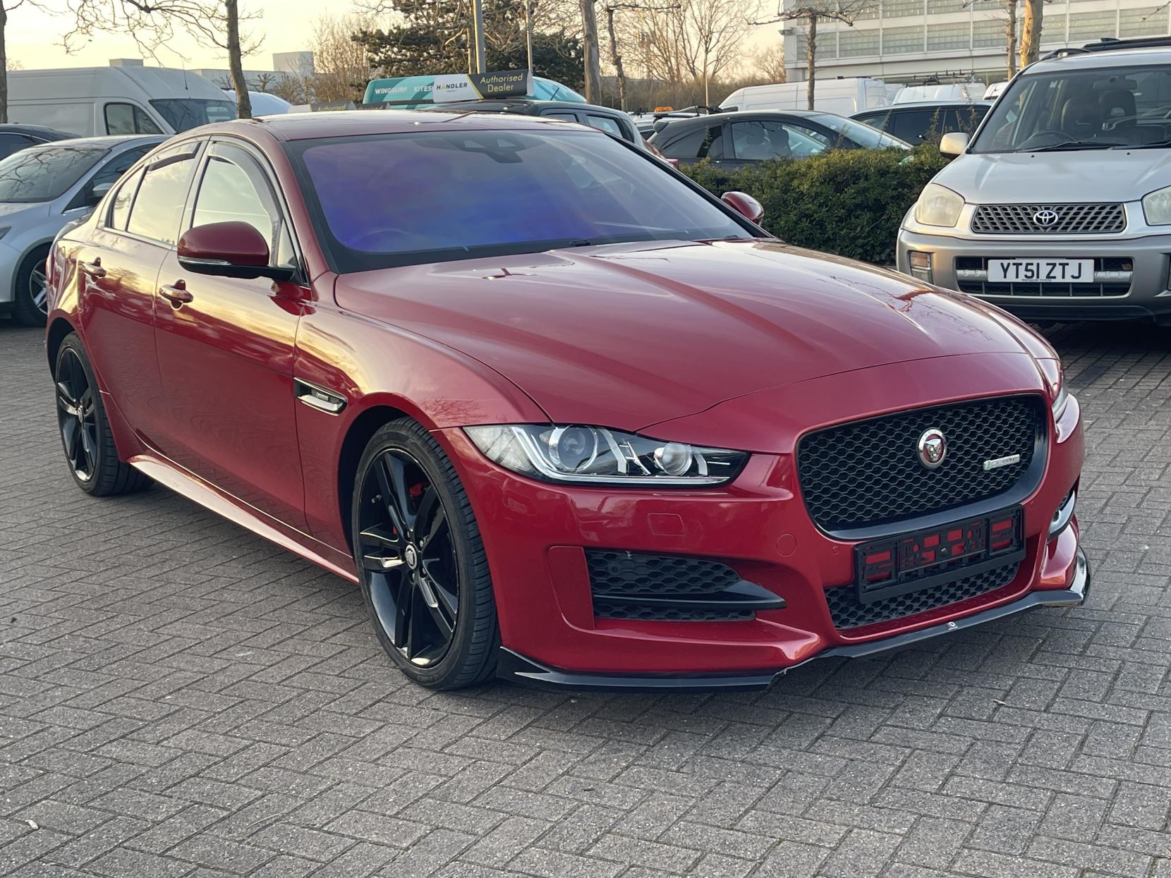 Jaguar XE 2.0d R-Sport Saloon 4dr Diesel Auto Euro 6 (s/s) (180 ps)